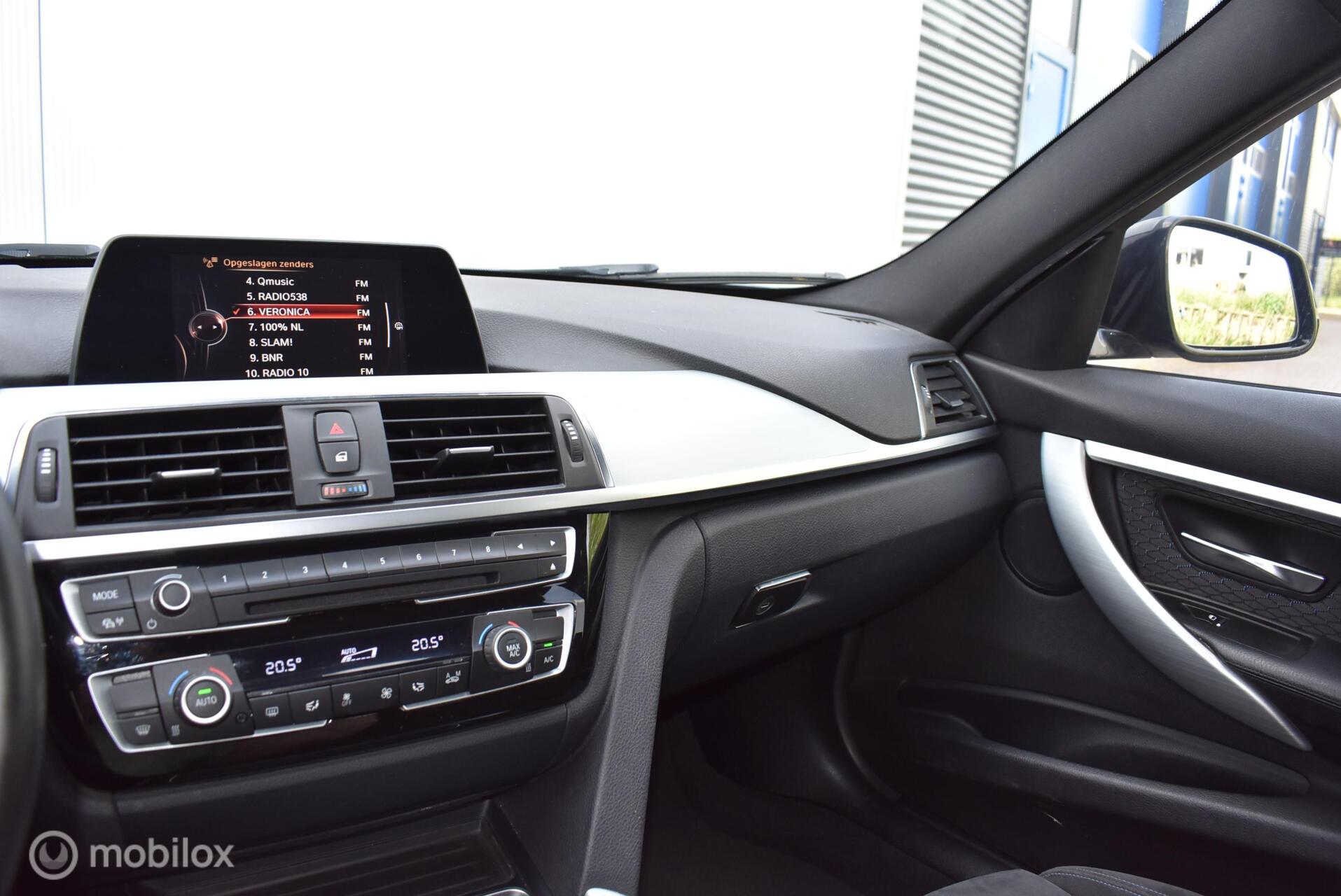 Foto van BMW 330i