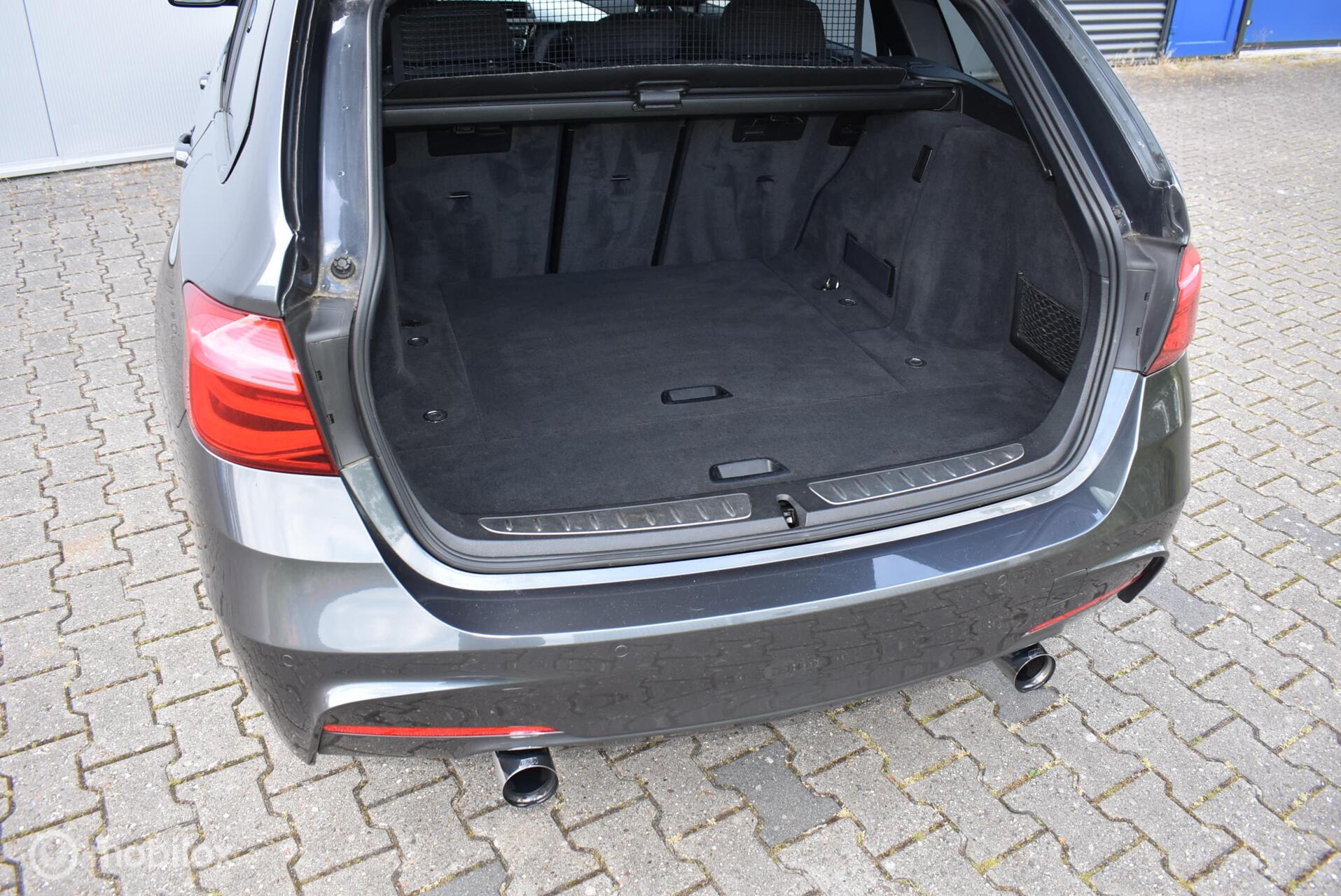 Foto van BMW 330i