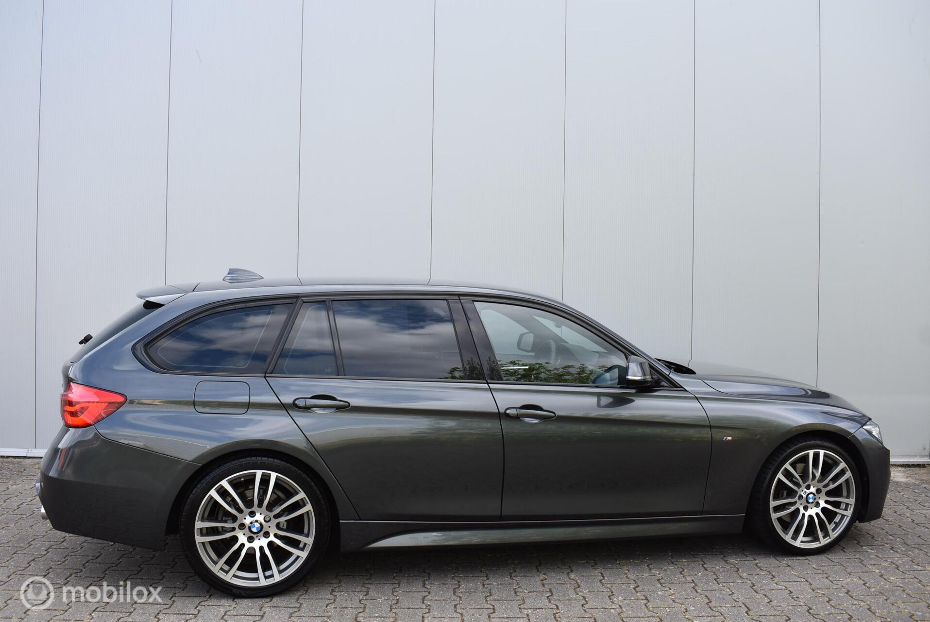 Foto van BMW 330i