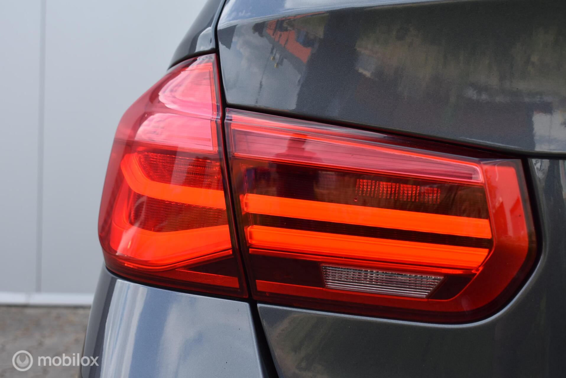 Foto van BMW 330i