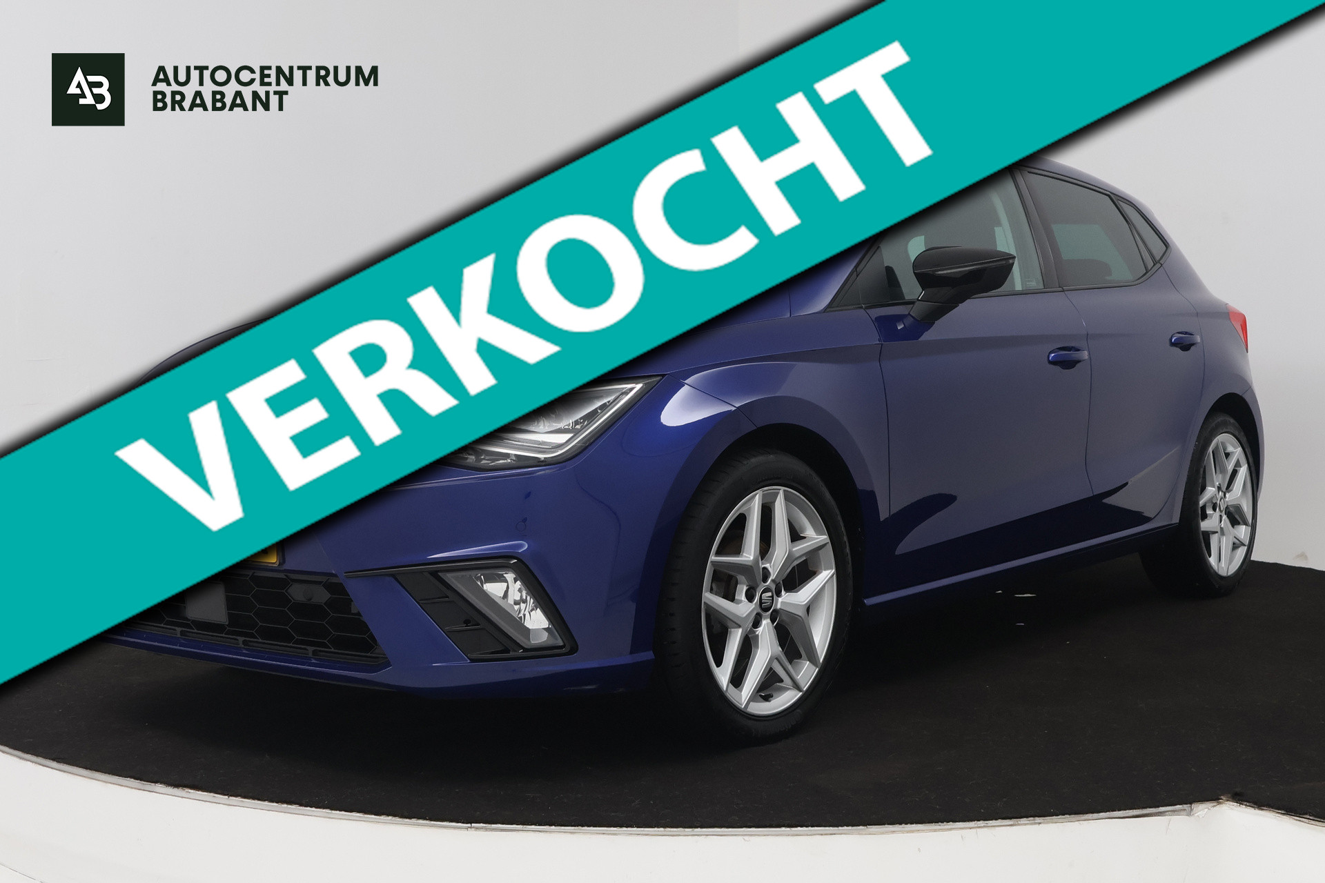 Seat Ibiza 1.0 TSI FR Business Intense (ACHTERUITRIJCAMERA, CRUISE ADAPTIEF, NAVIGATIE, CARPLAY, PARKEERSENSOREN) 2017 - voorkant