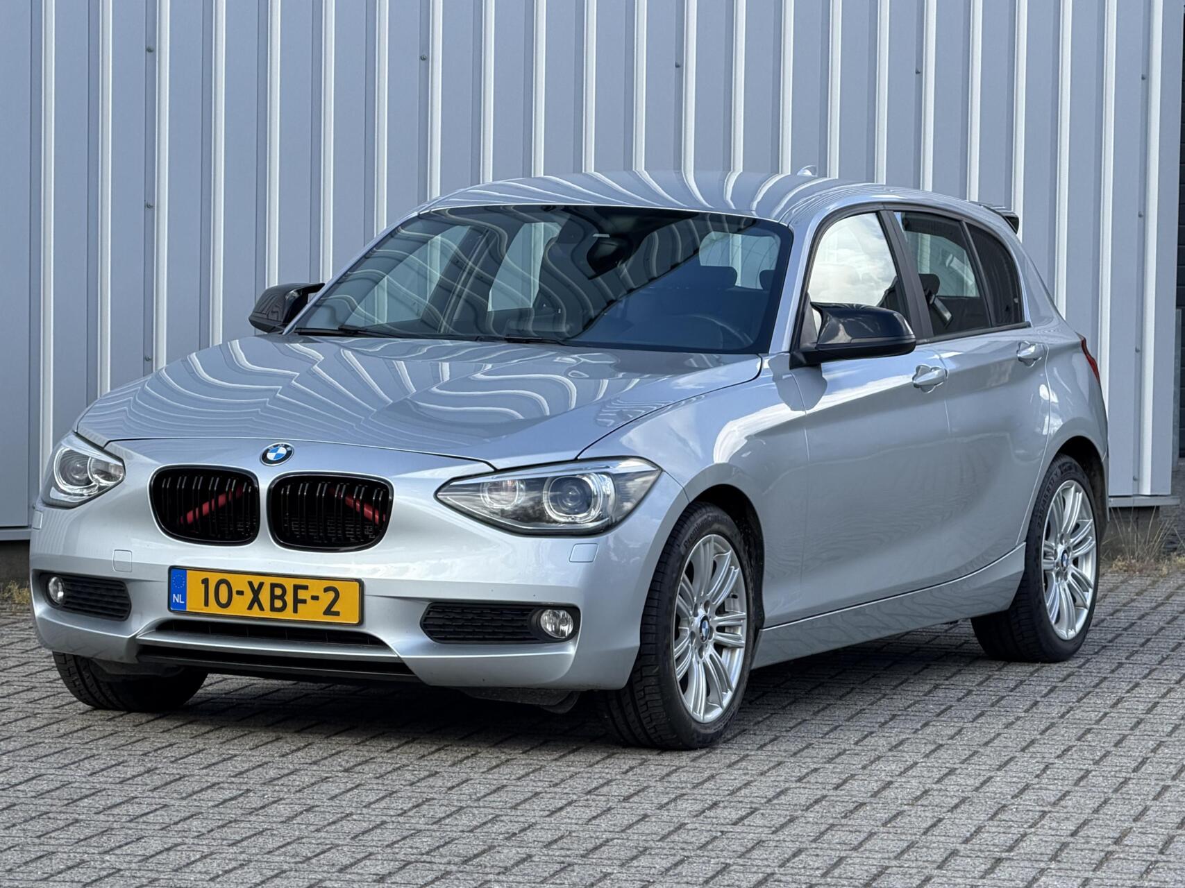 BMW 1er Reihe 116i Business 17 inch inruil mogelijk 2012 - voorkant