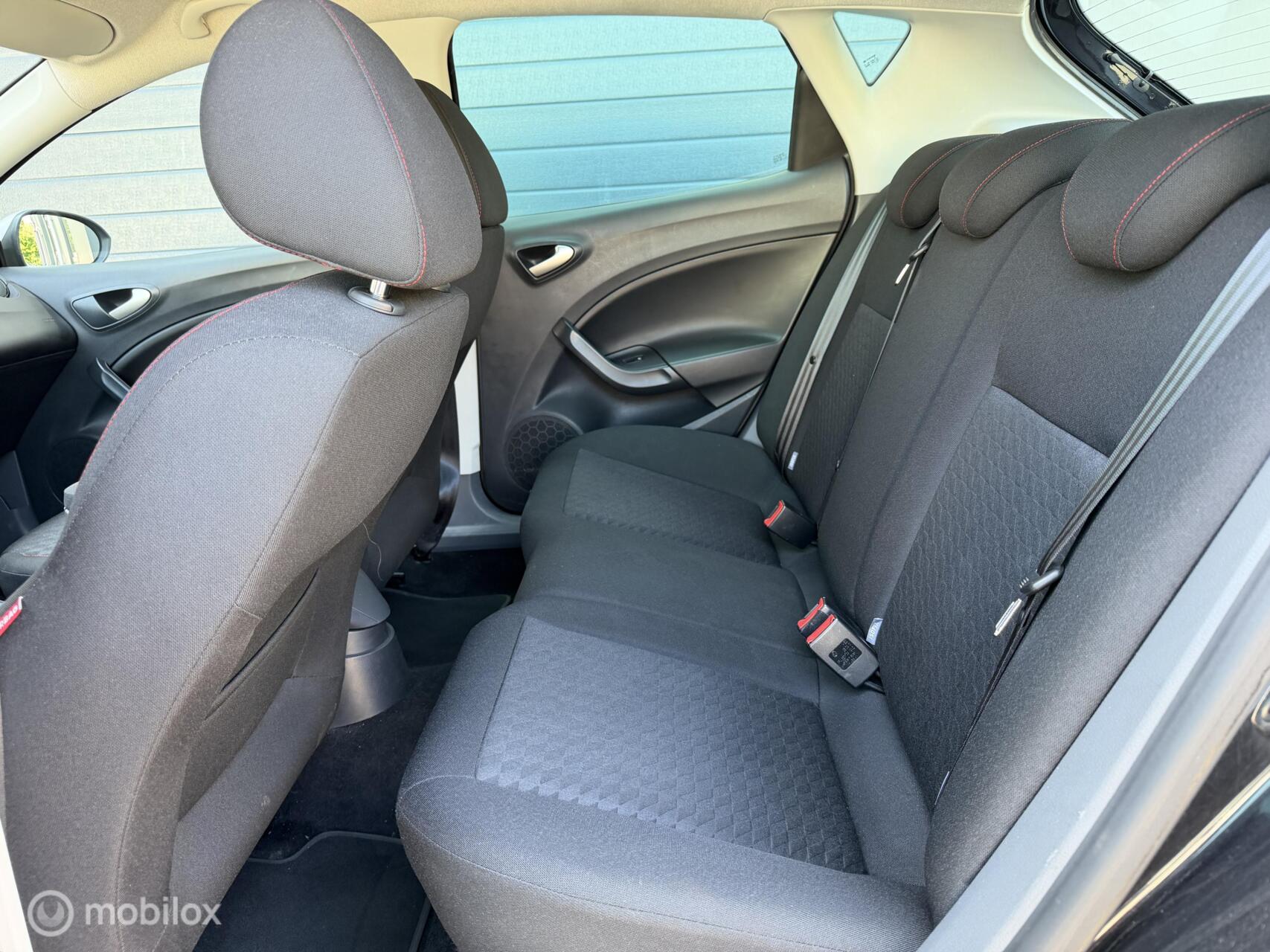 Foto van Seat Ibiza SC