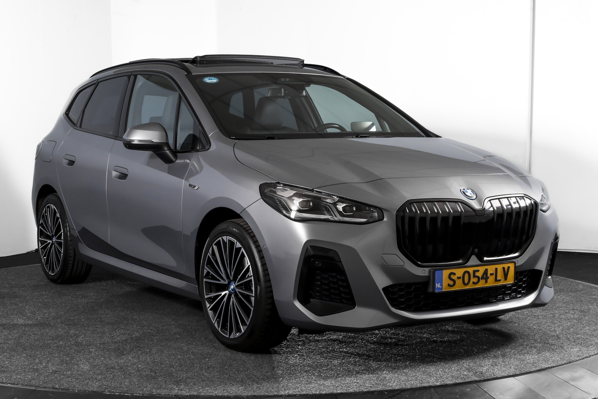 Foto van BMW 225e xDrive Active Tourer