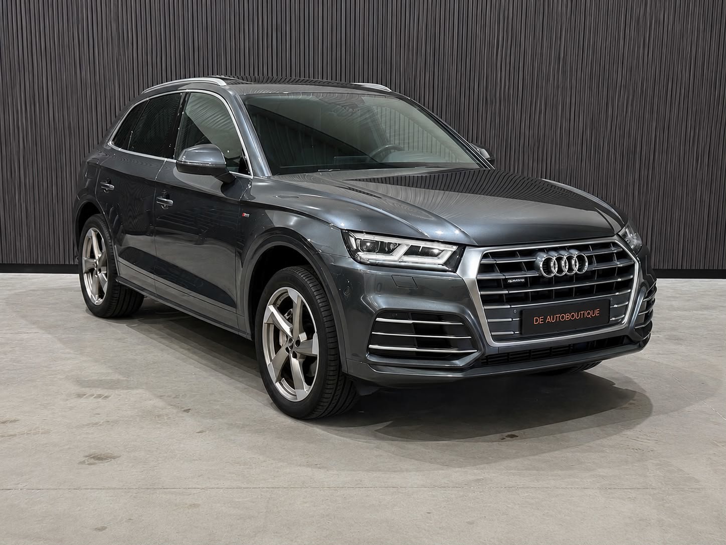 Audi Q5 2.0 TFSI quattro S-line binnen/buiten Nederlandse auto 2017 - voorkant