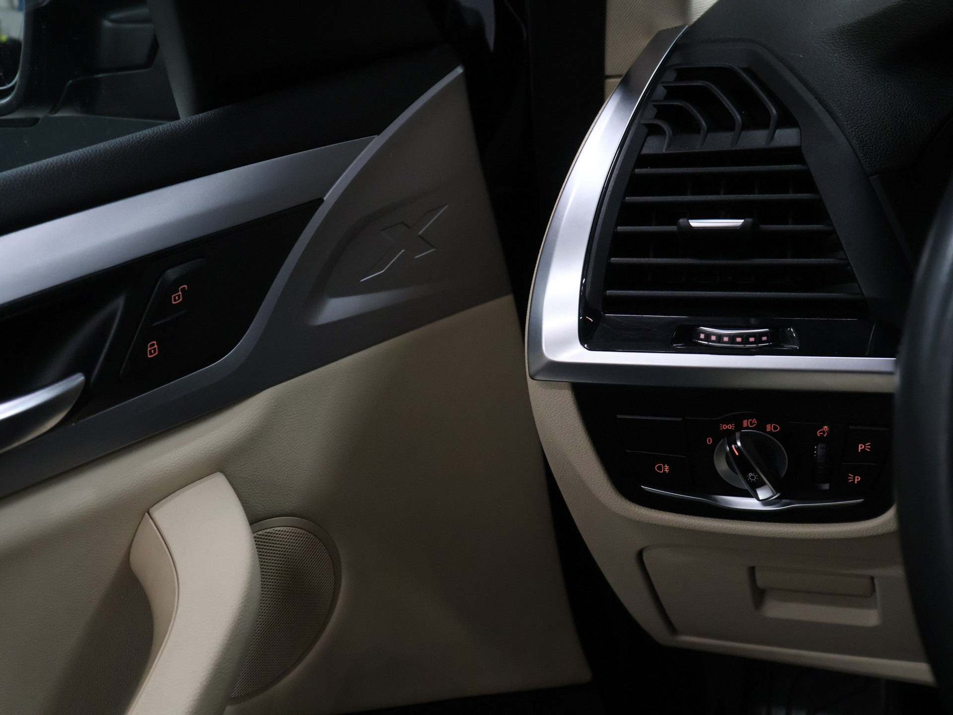 Foto van BMW X3 Xdrive30e