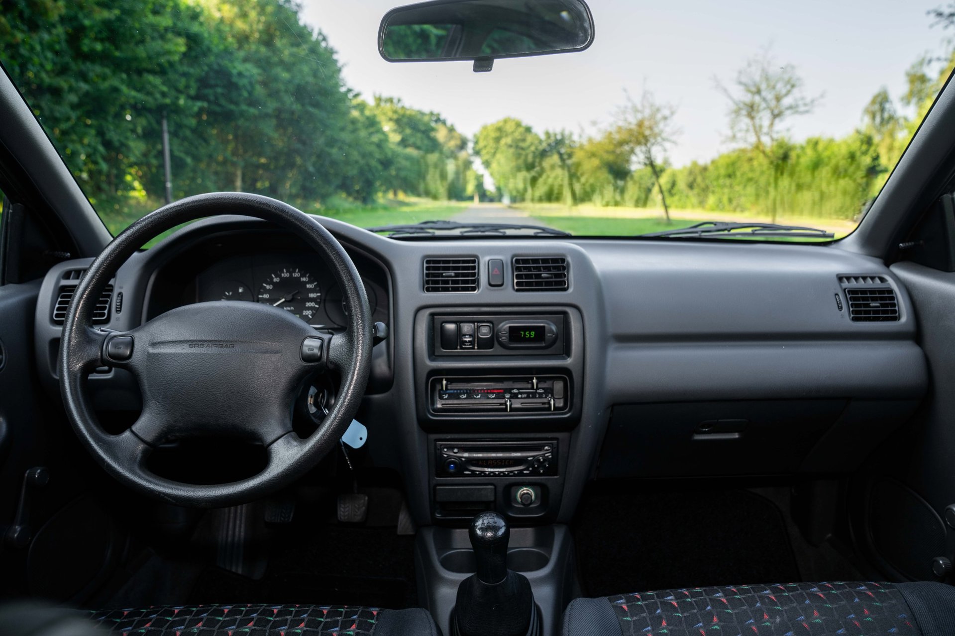 Foto van Mazda Mazda 323