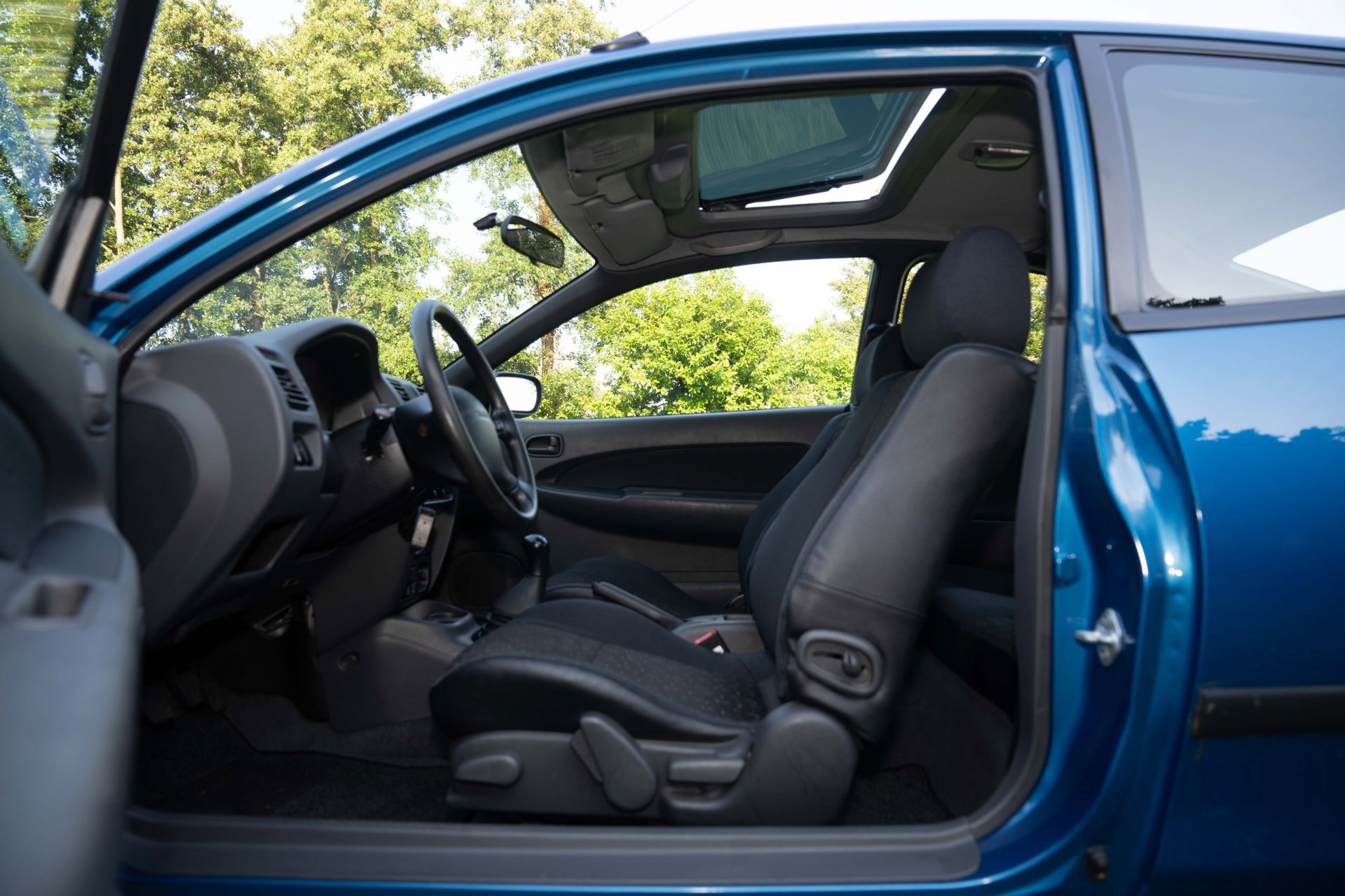 Foto van Mazda Mazda 323
