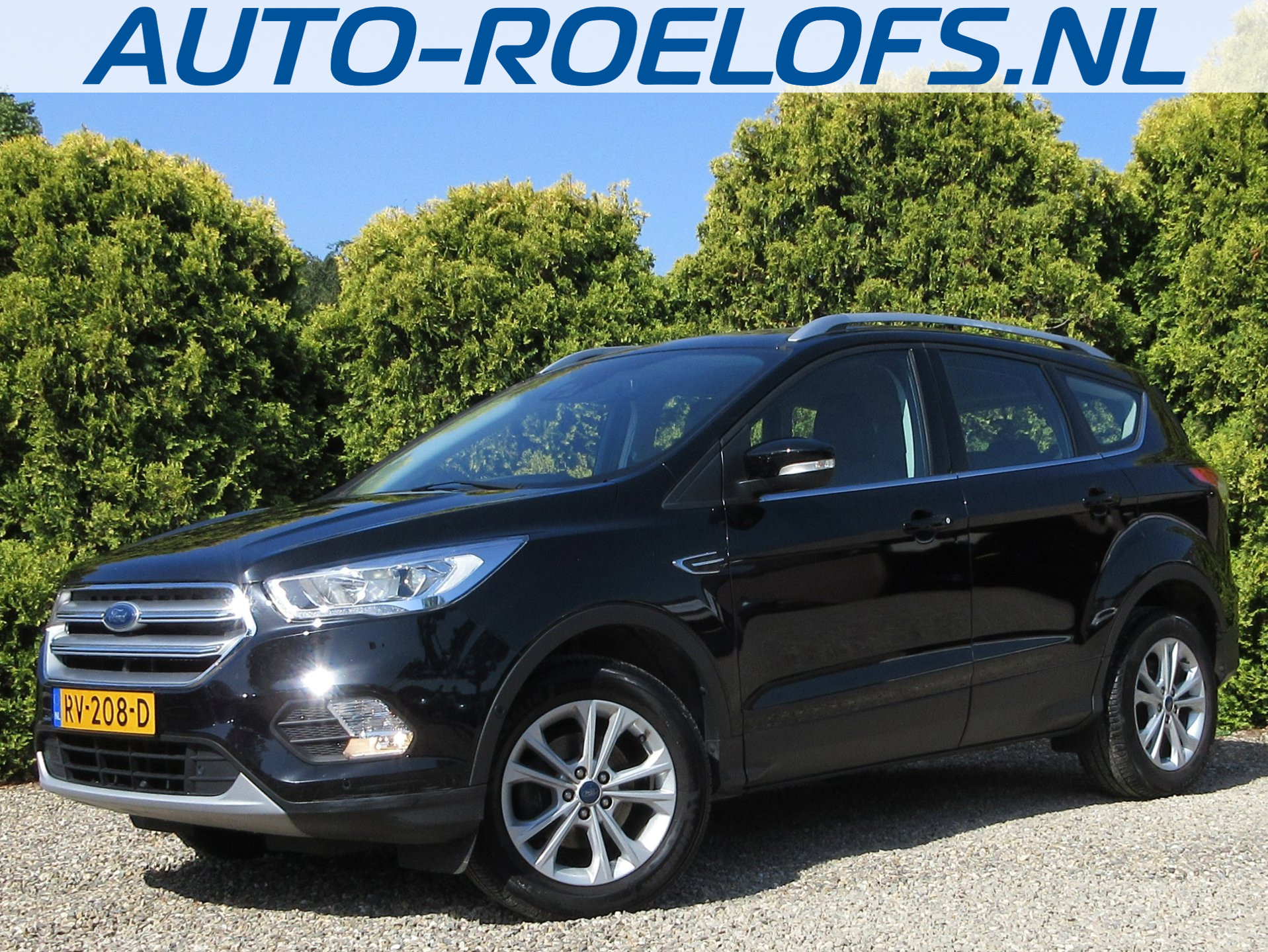 Ford Kuga 1.5 Titanium * Navi * Camera * Trekhaak * 2018 - voorkant