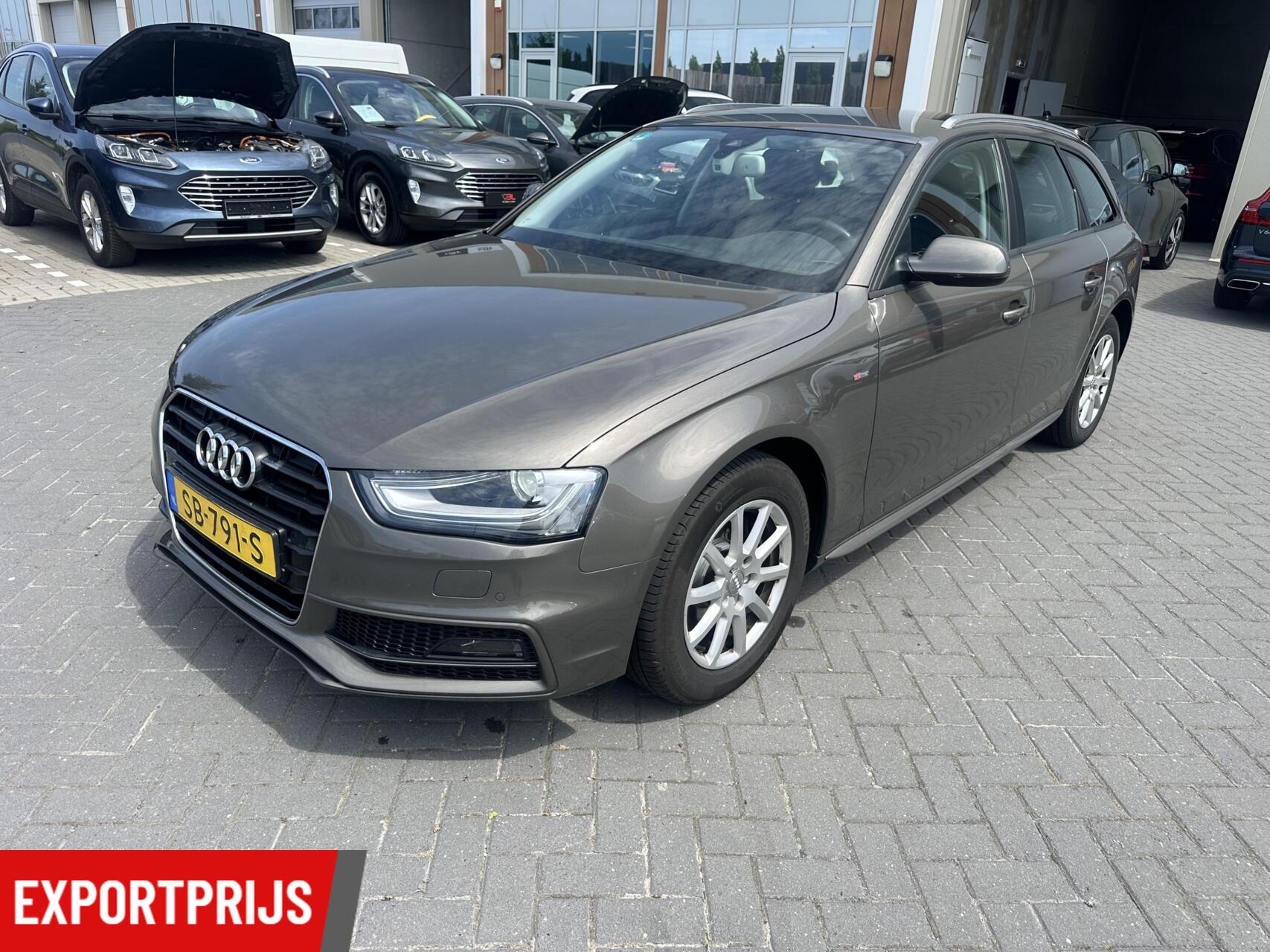 Audi A4 Avant 2.0 TDI Sport Edition S-Line ACC LANE ASSIST EXPORTPRIJS 2015 - voorkant