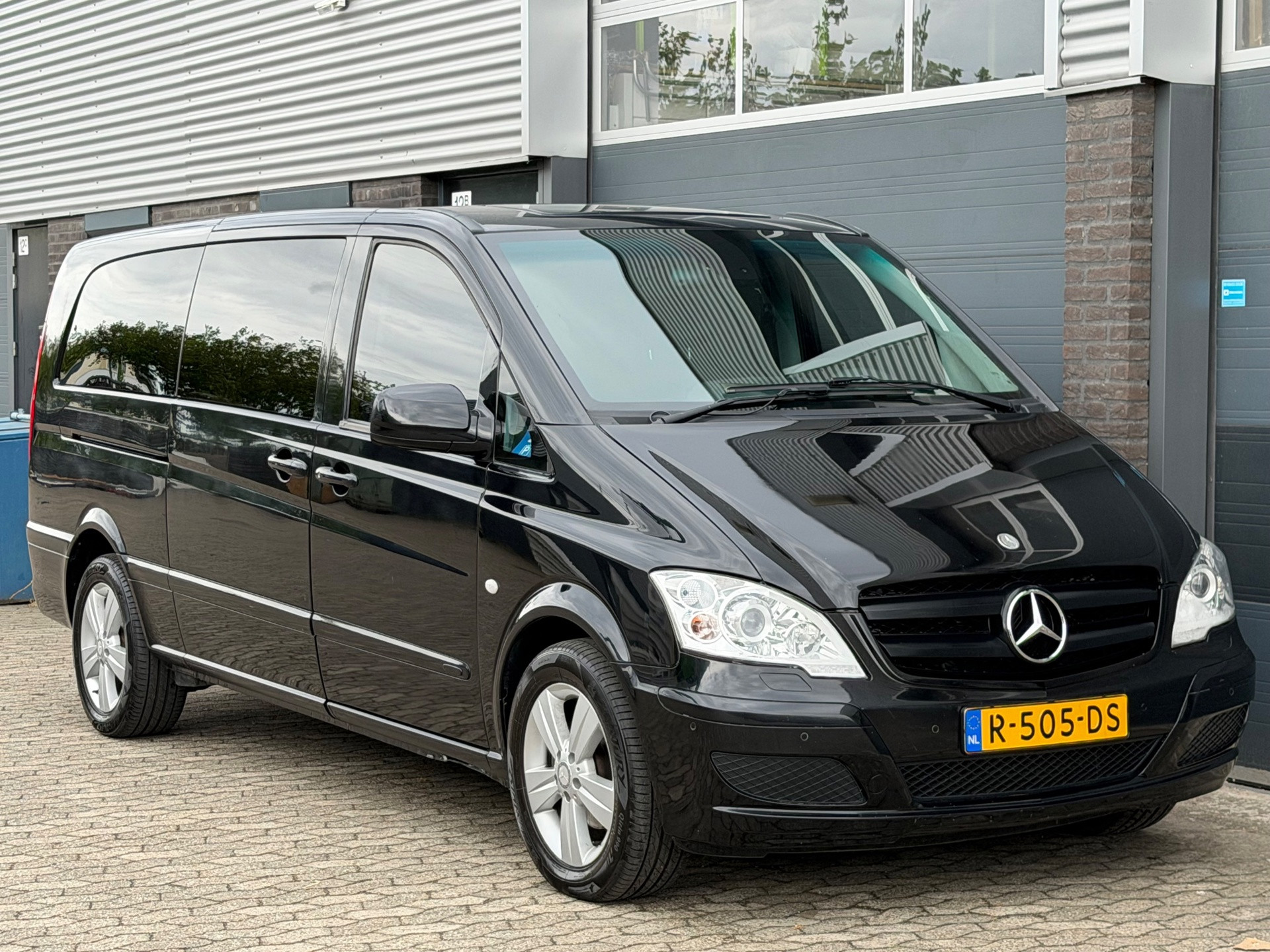 Mercedes-Benz Vito 122 CDI 343 V6 AUTOMAAT LANG 7PERSOONS Electrische deuren 2012 - voorkant