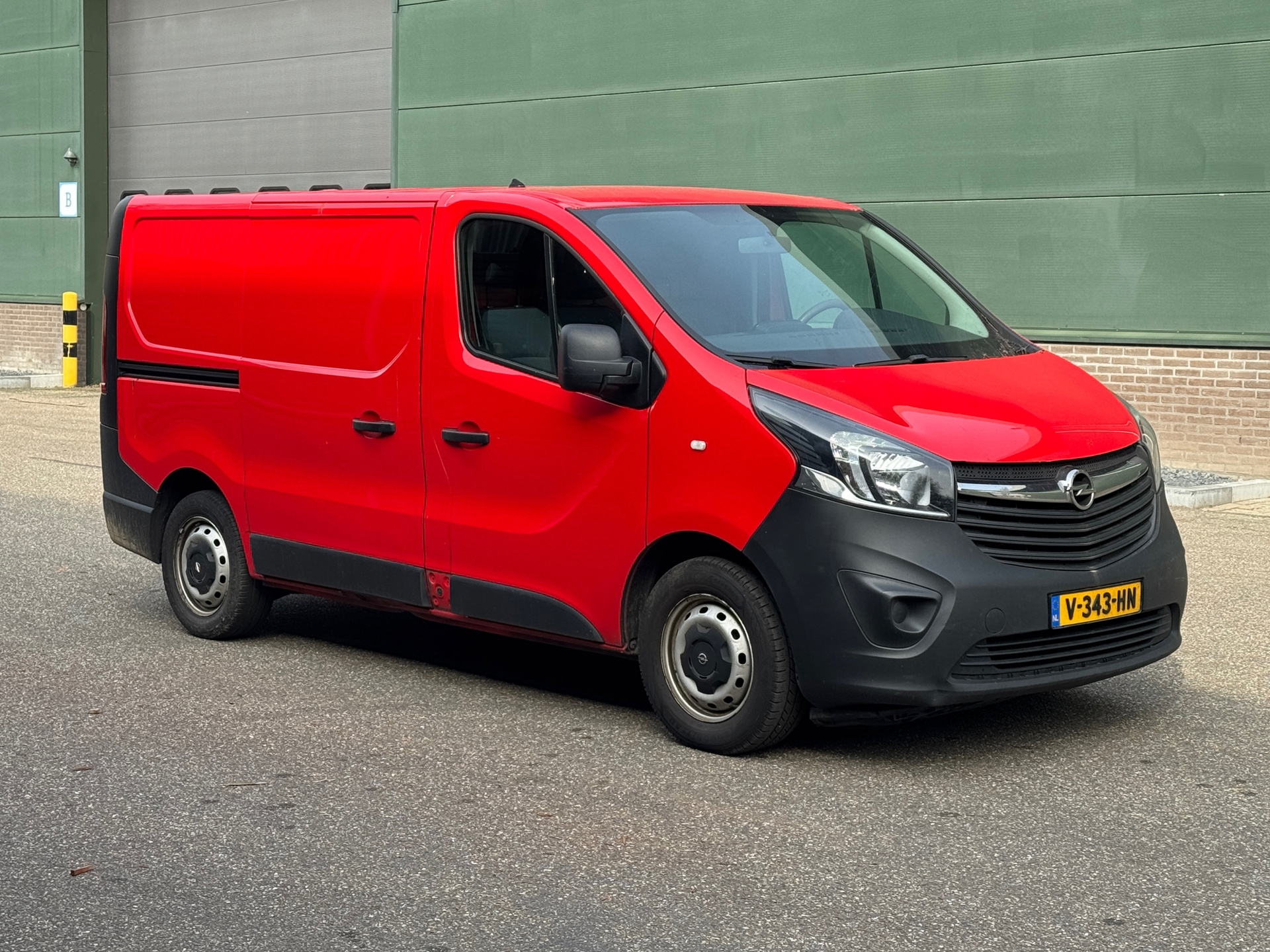 Foto van Opel Vivaro-b