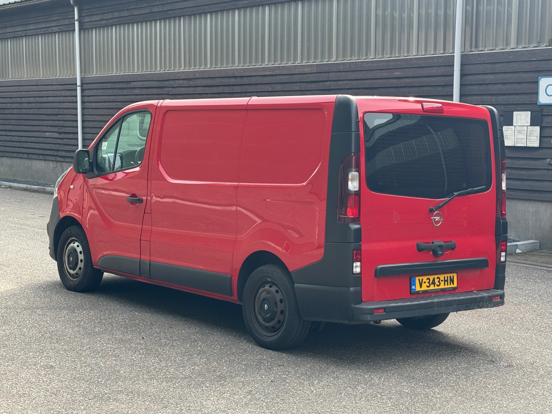 Foto van Opel Vivaro-b