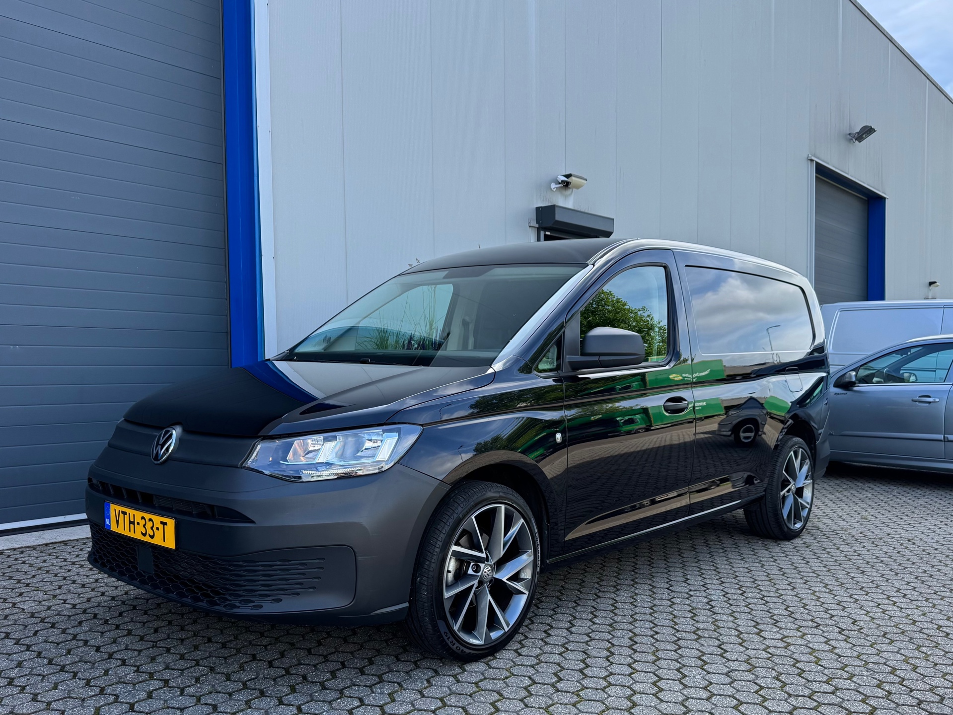 Foto van Volkswagen Caddy Modified Partition Wall