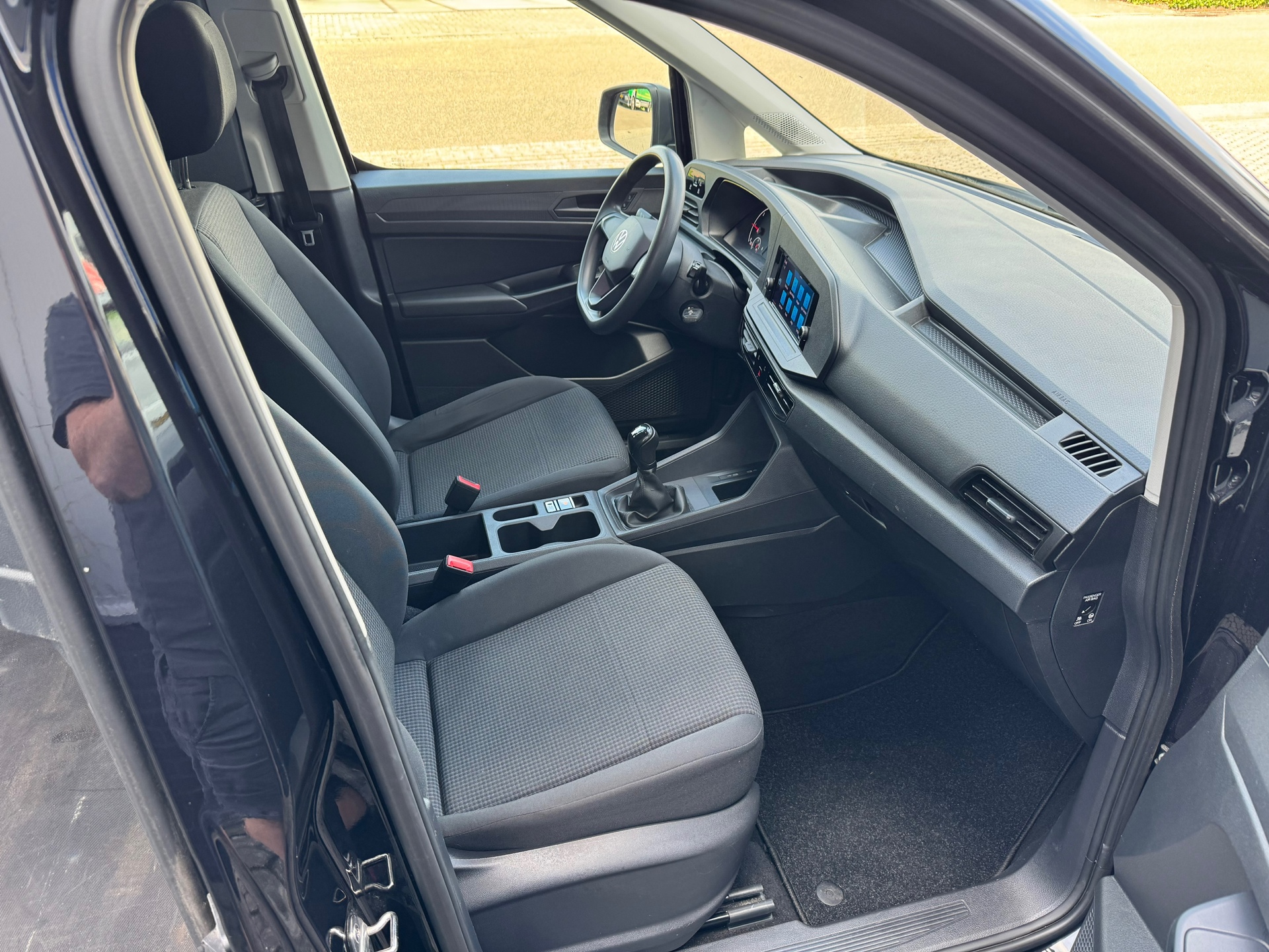 Foto van Volkswagen Caddy Modified Partition Wall