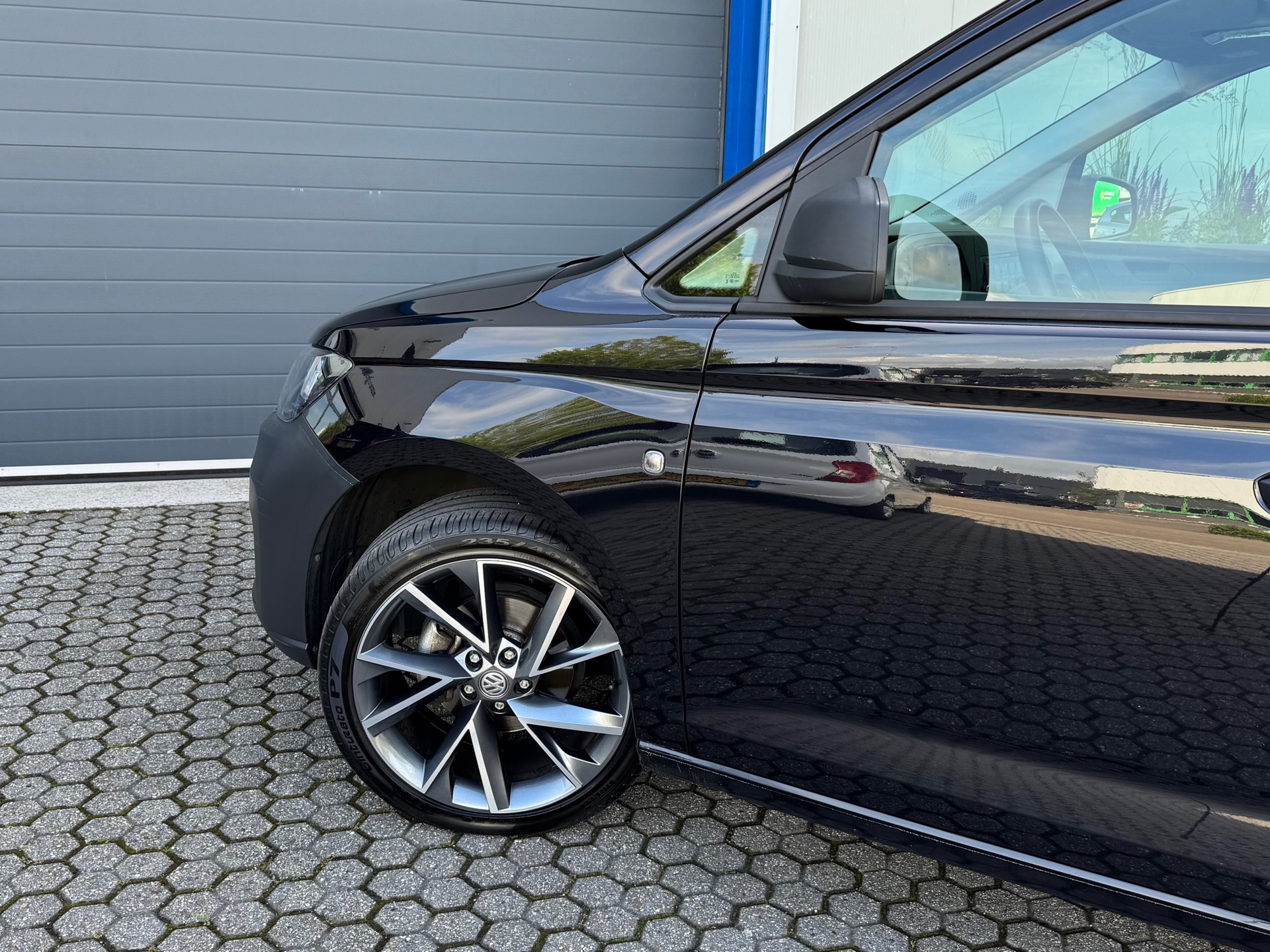 Foto van Volkswagen Caddy Modified Partition Wall