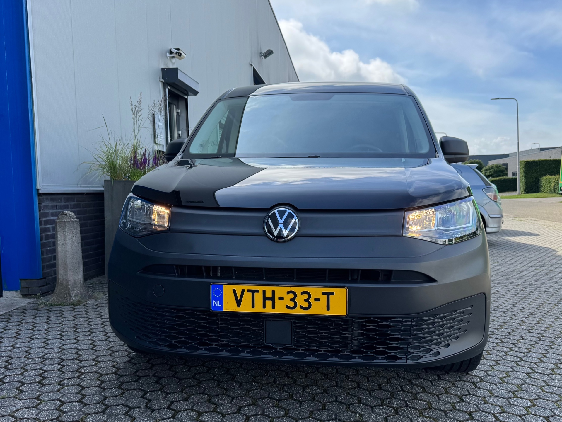 Foto van Volkswagen Caddy Modified Partition Wall