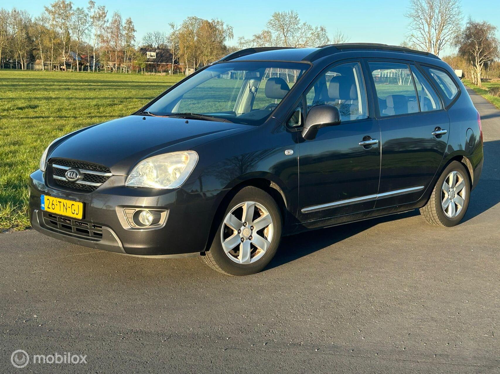 Kia Carens 2.0 CVVT NAP 2006 - voorkant