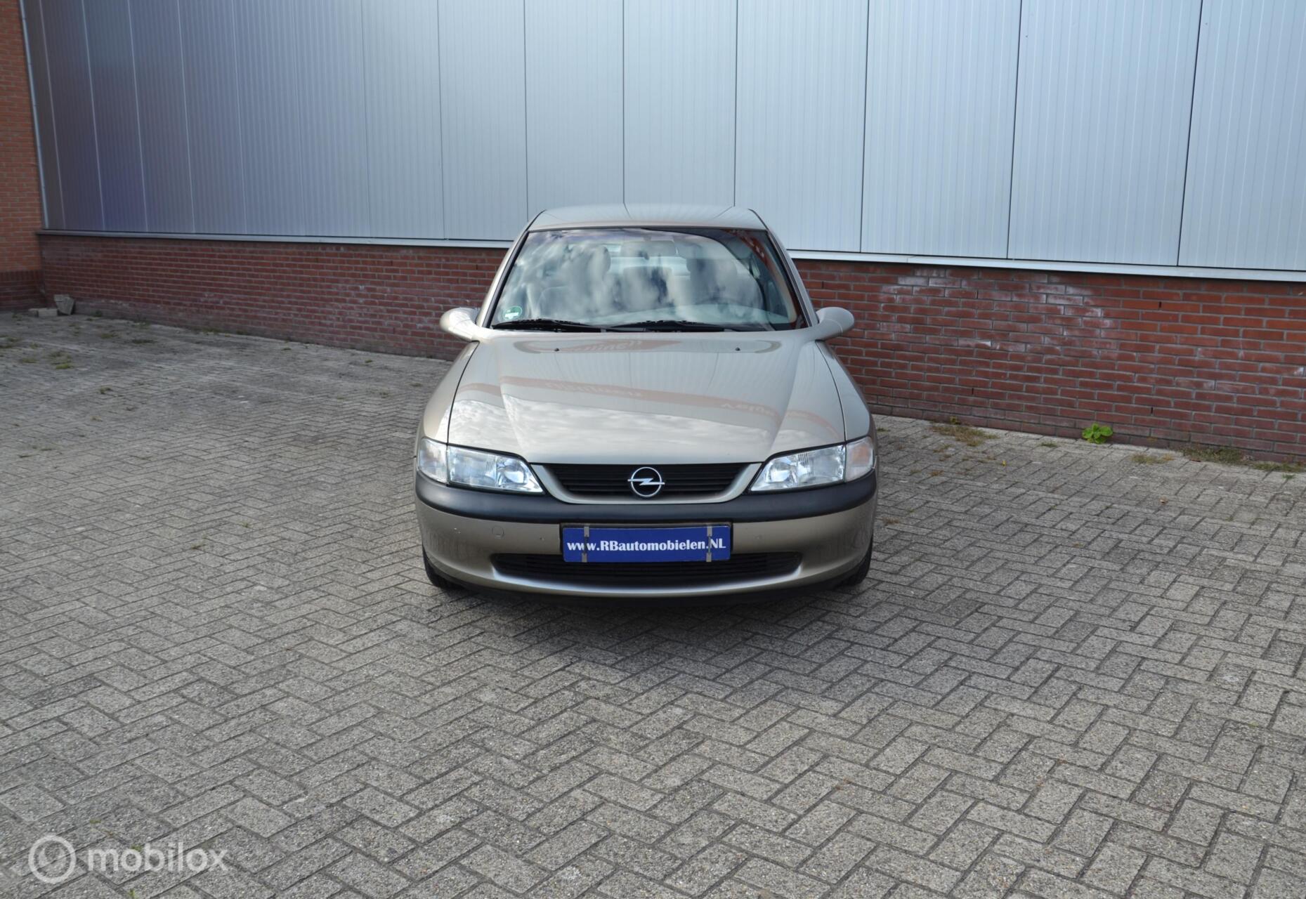 Foto van Opel Vectra-b