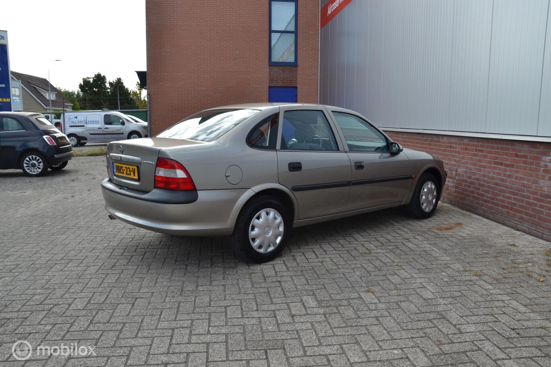 Foto van Opel Vectra-b