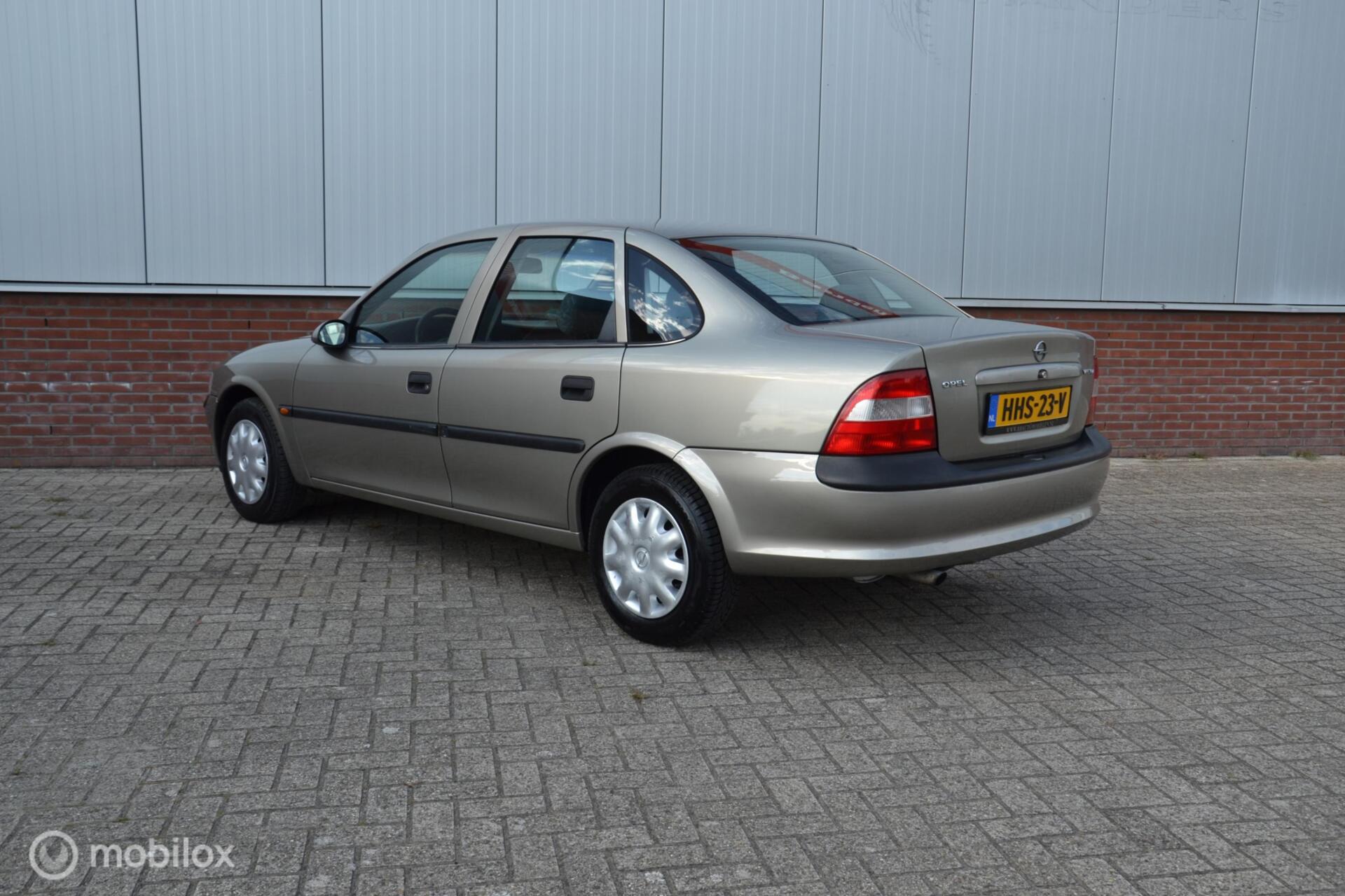 Foto van Opel Vectra-b