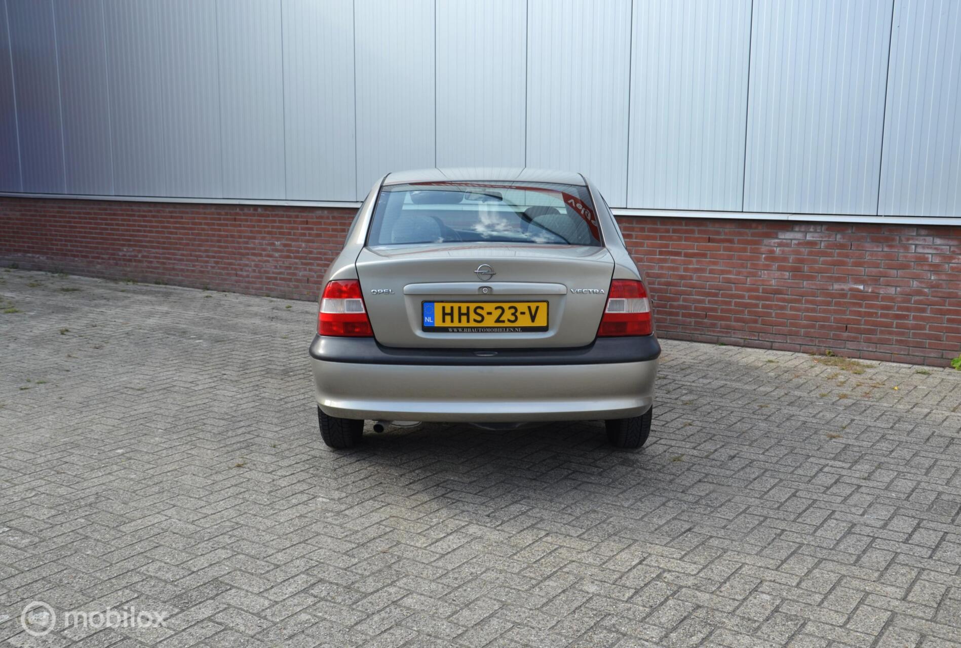 Foto van Opel Vectra-b