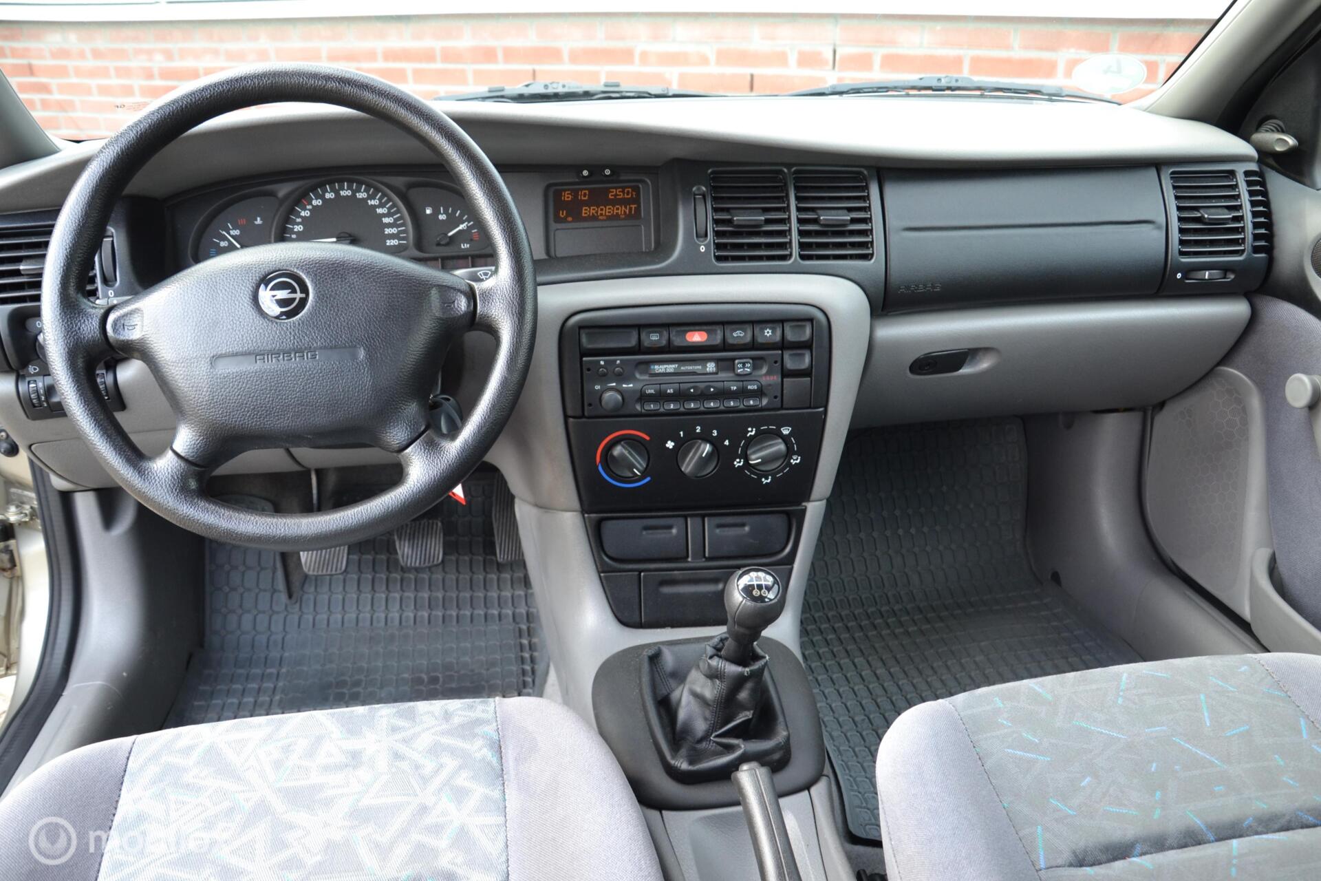 Foto van Opel Vectra-b