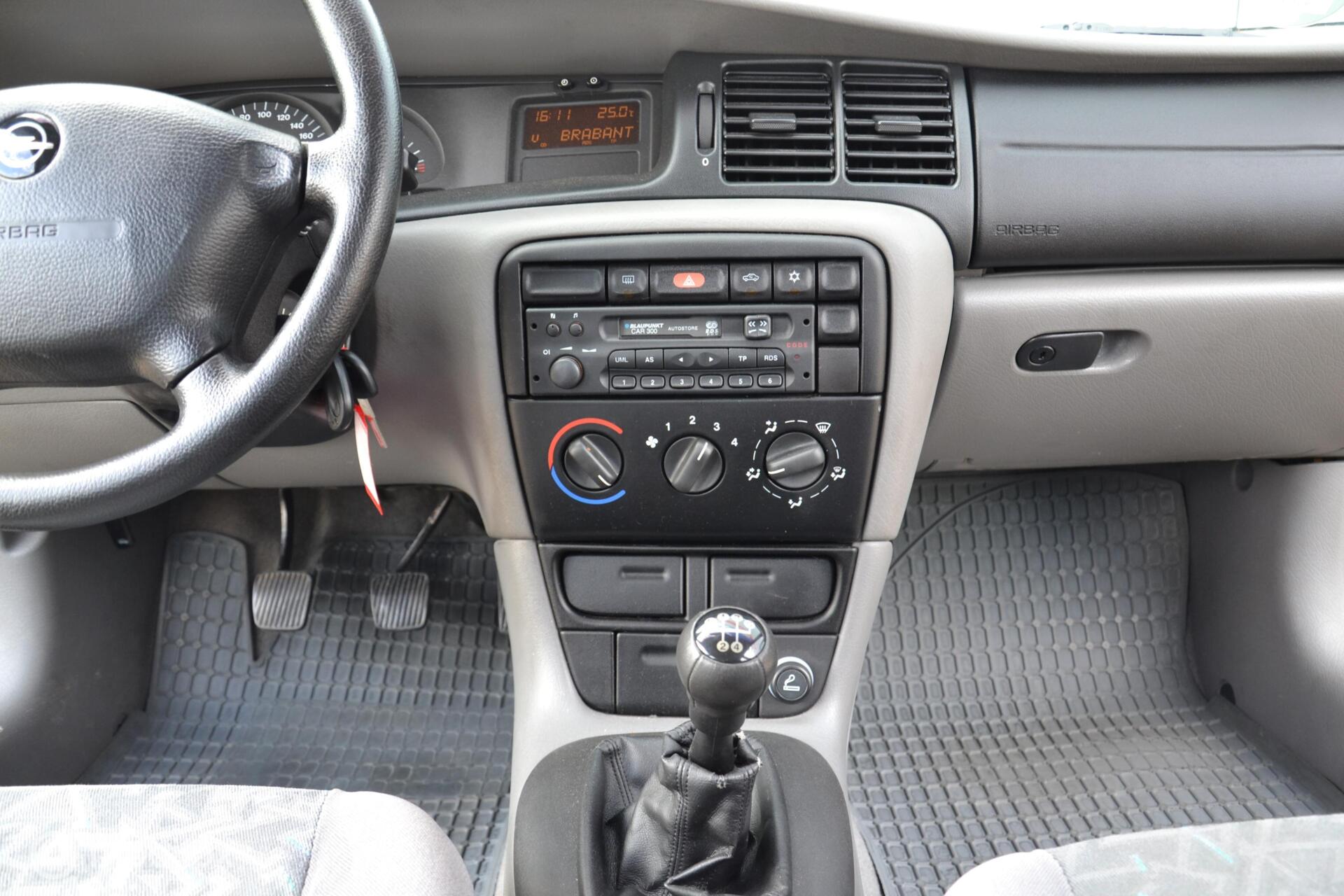Foto van Opel Vectra-b