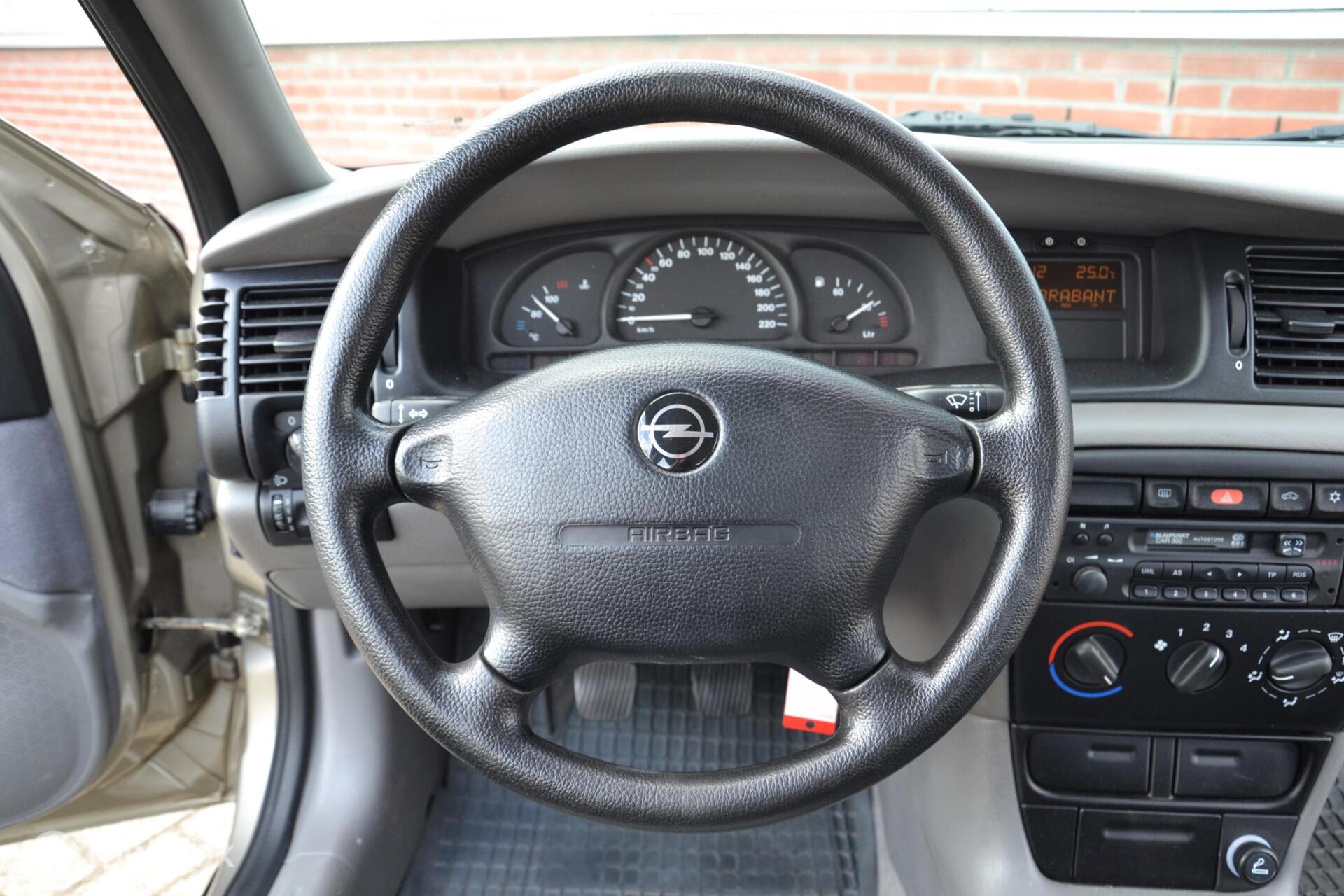 Foto van Opel Vectra-b