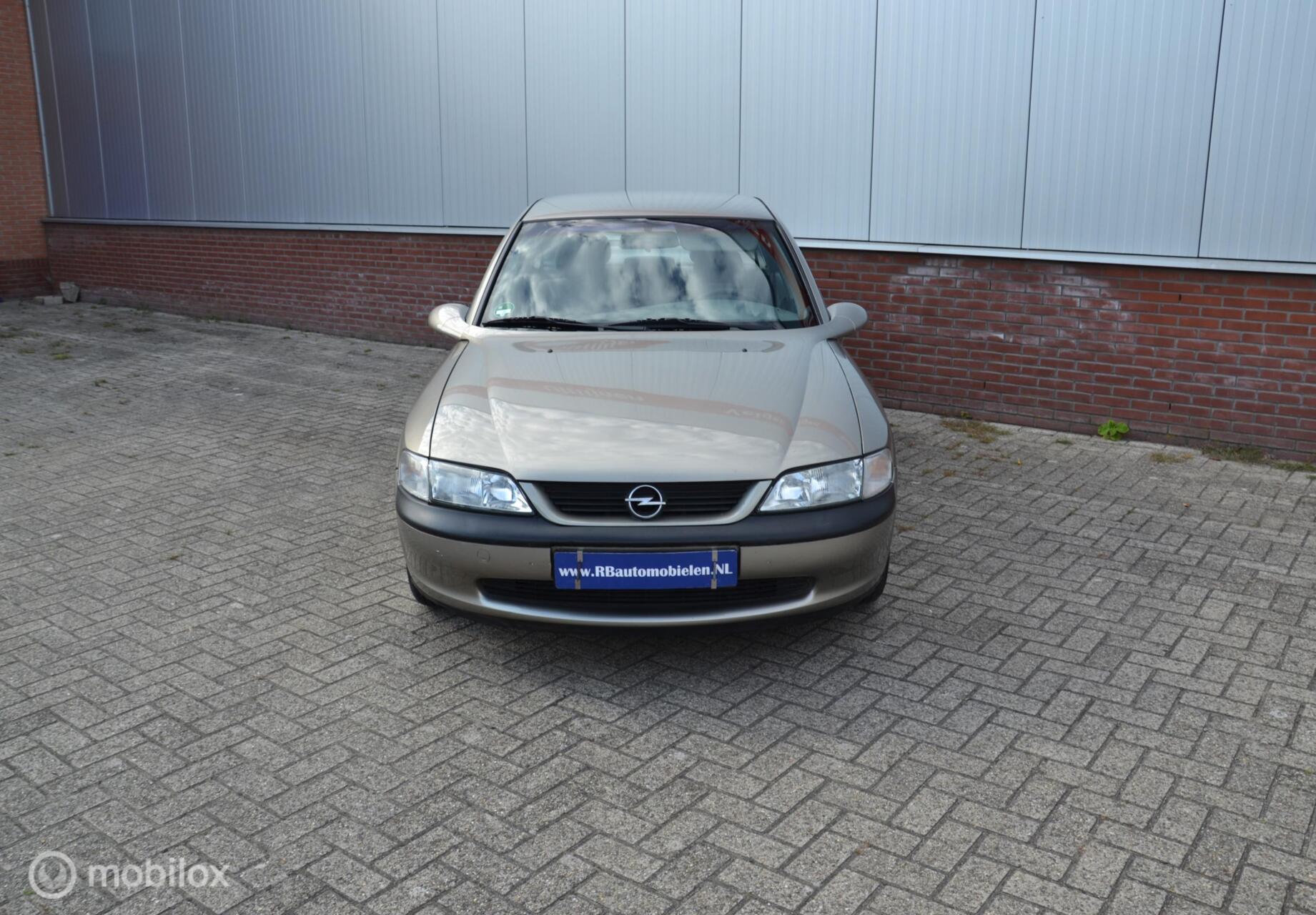 Foto van Opel Vectra-b