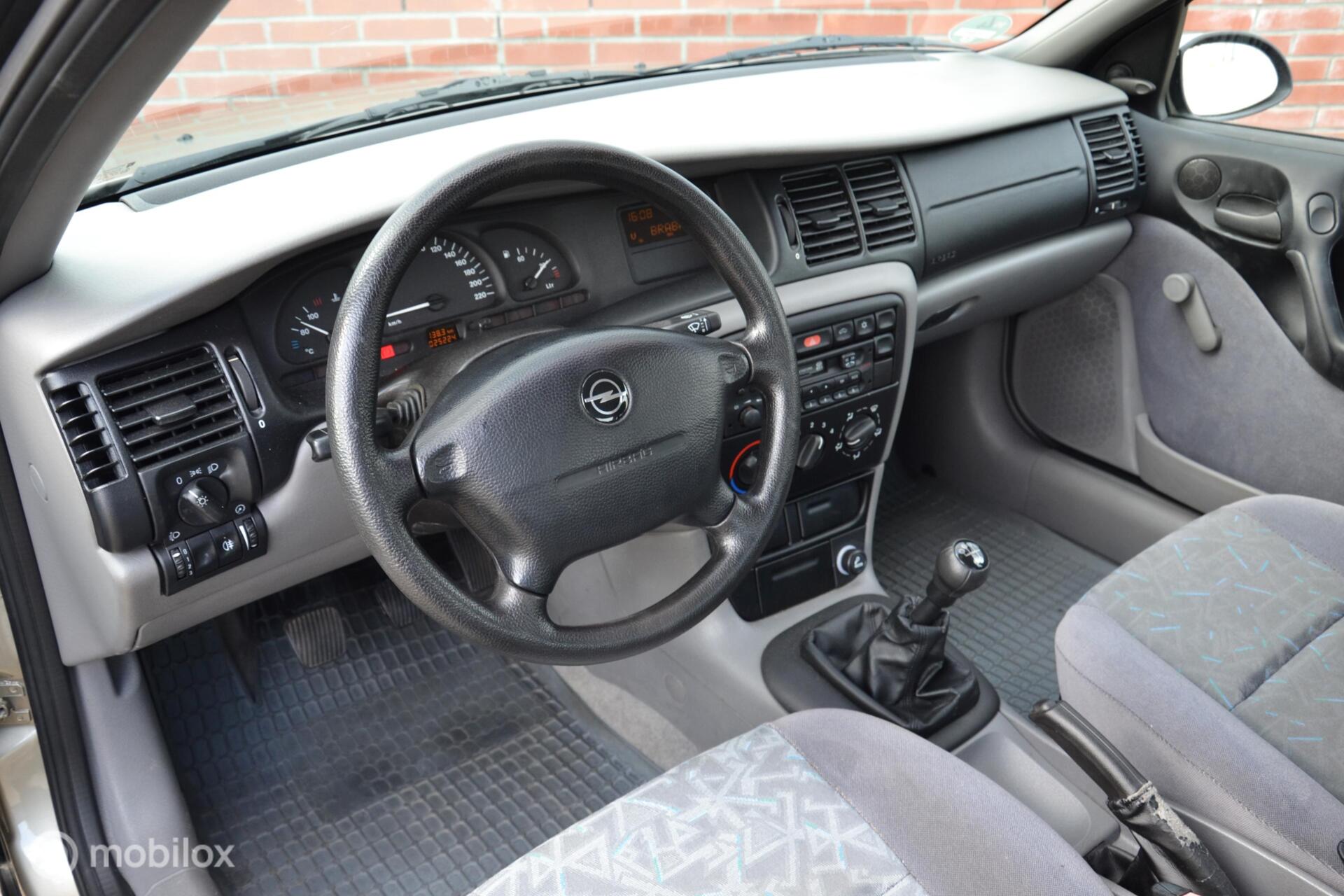 Foto van Opel Vectra-b