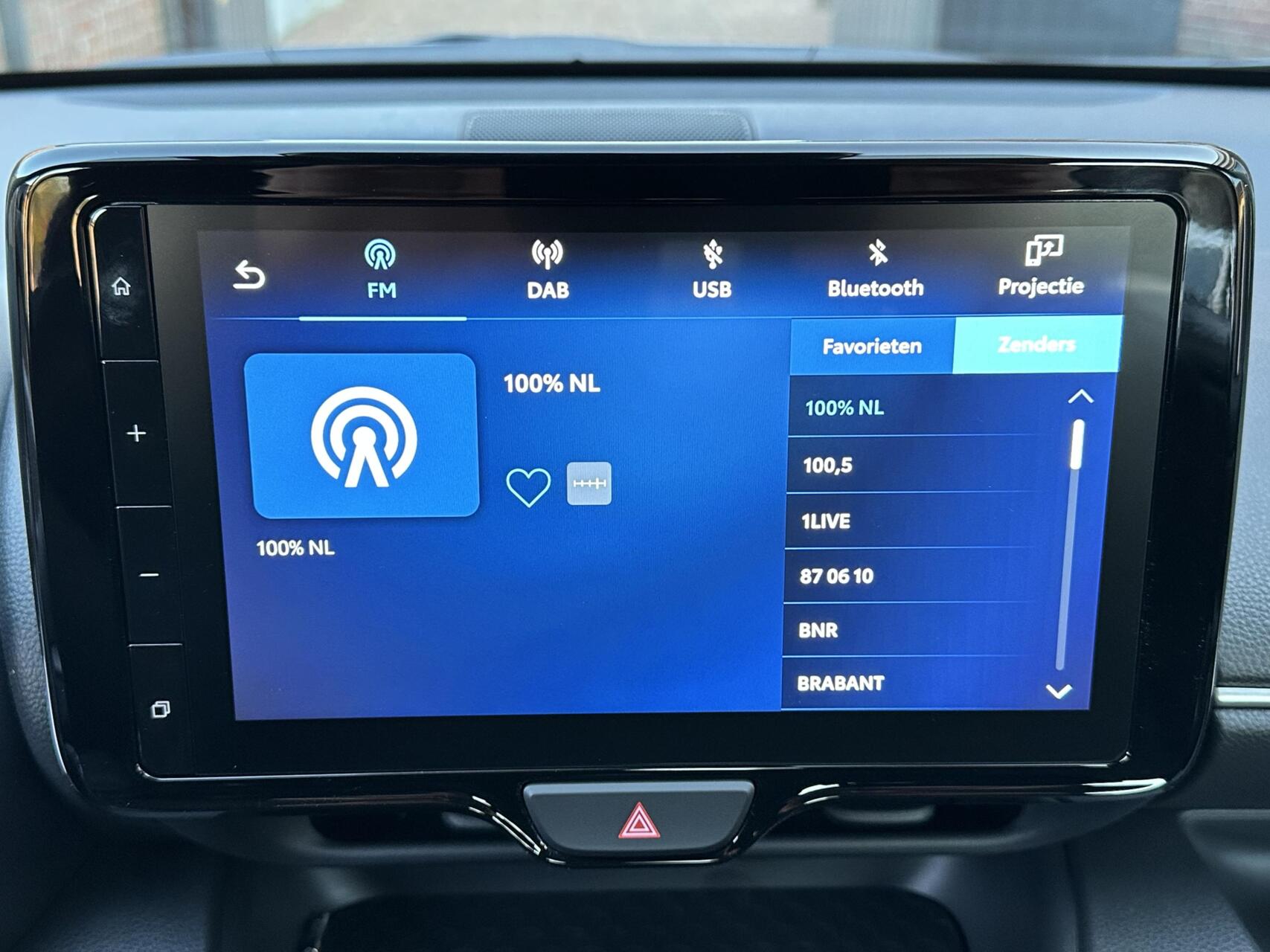 Foto van Mazda Mazda2 Hybrid