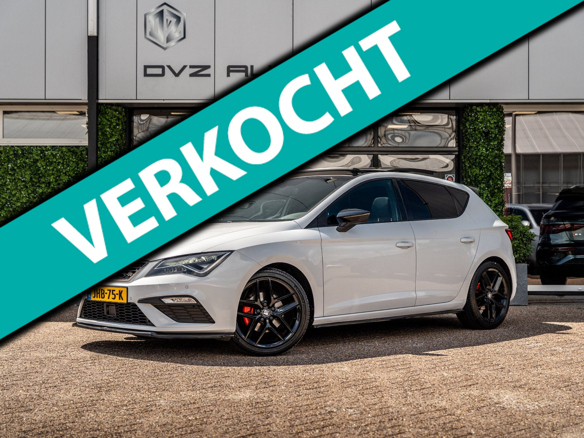 Seat Leon 1.5 TSI FR Ultimate Edition Black | Pano | Beats | ACC 2020 - voorkant