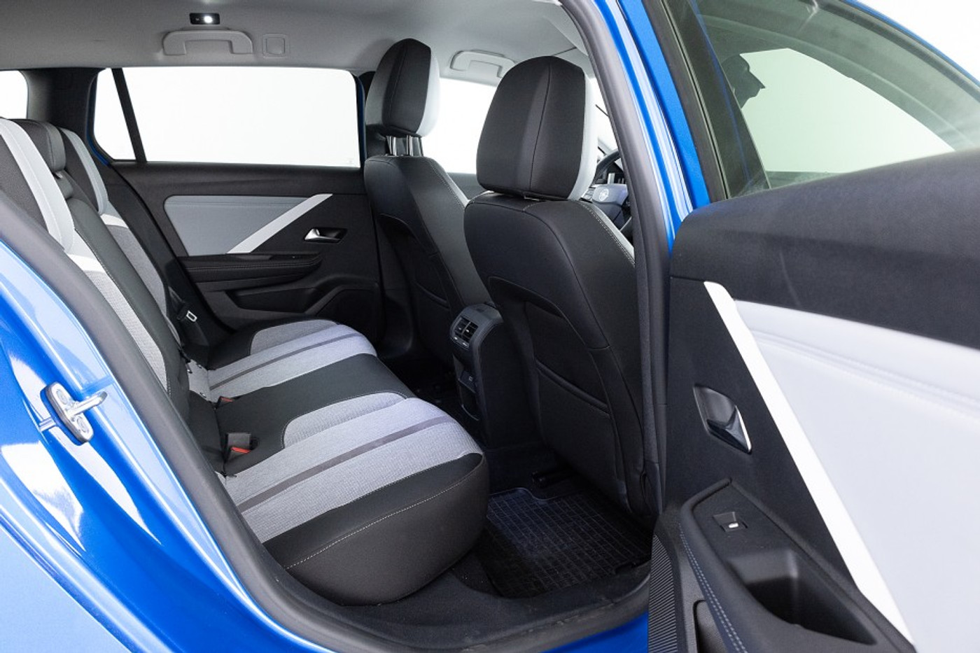 Foto van Opel Astra Sports Tourer