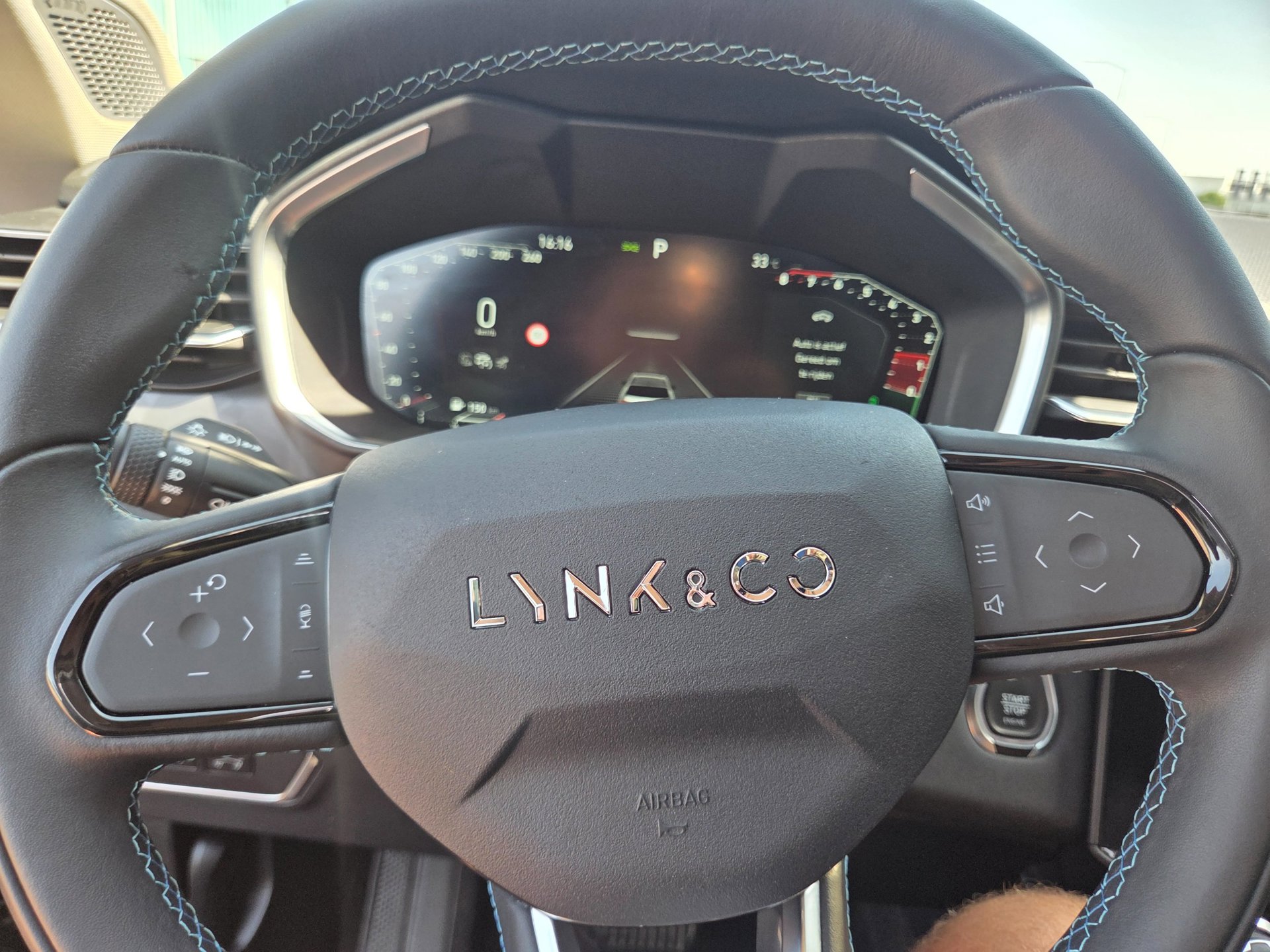 Foto van Lynk&co LYNK & Co 01