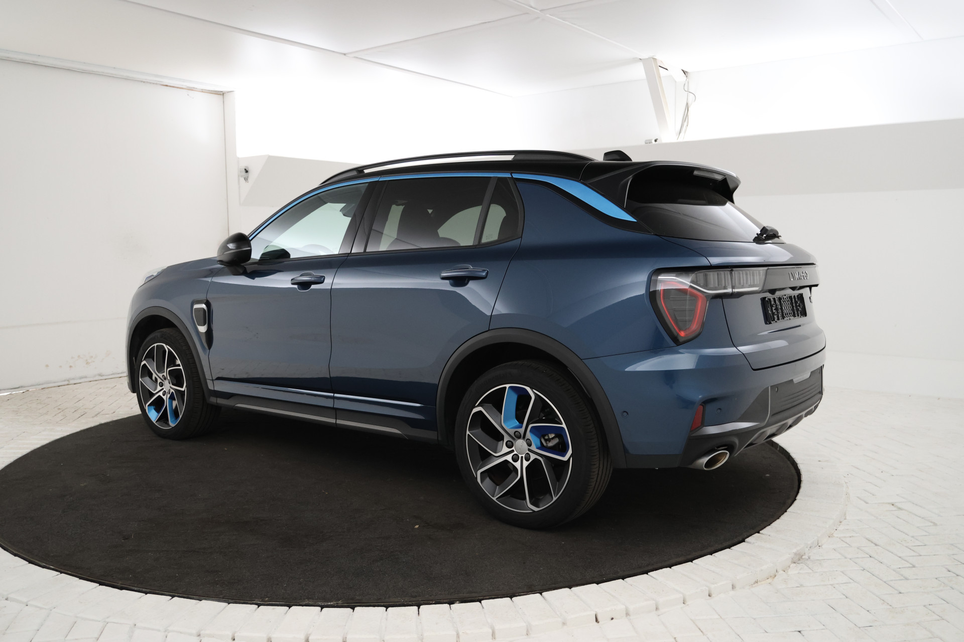 Foto van Lynk&co LYNK & Co 01