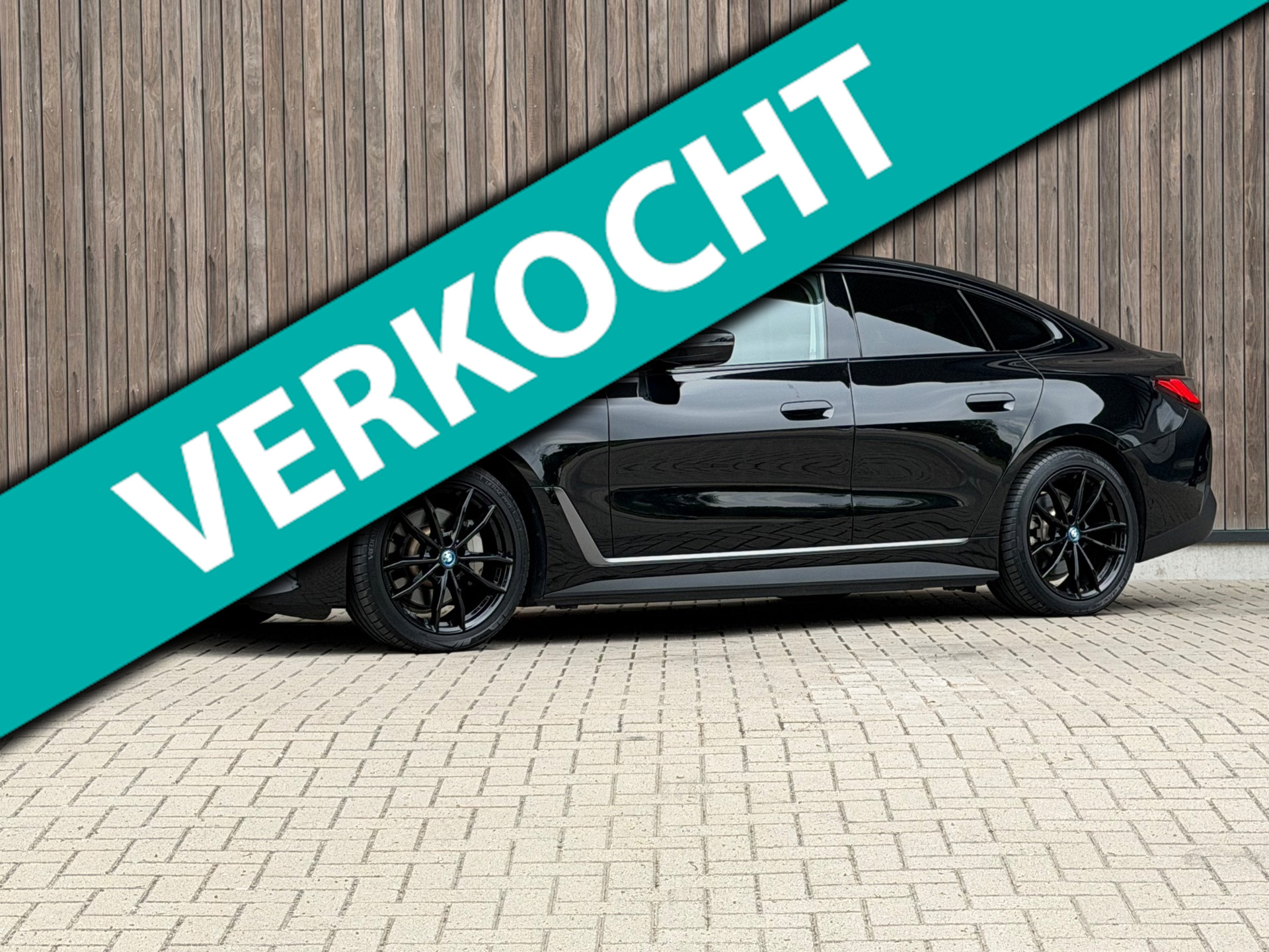 BMW I4 EDrive40 84 kWh / Trekhaak / 19 INCH VELGEN / 2023 - voorkant