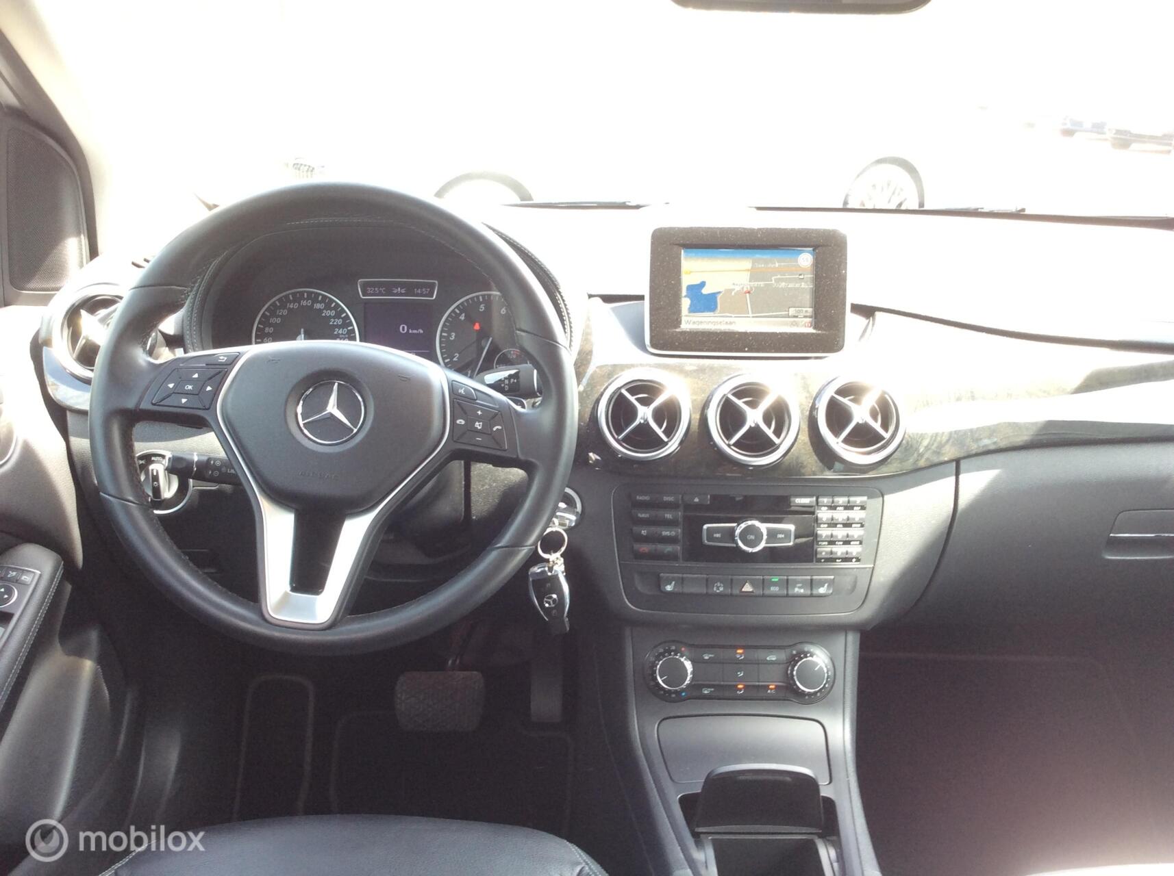 Foto van Mercedes-Benz B 180