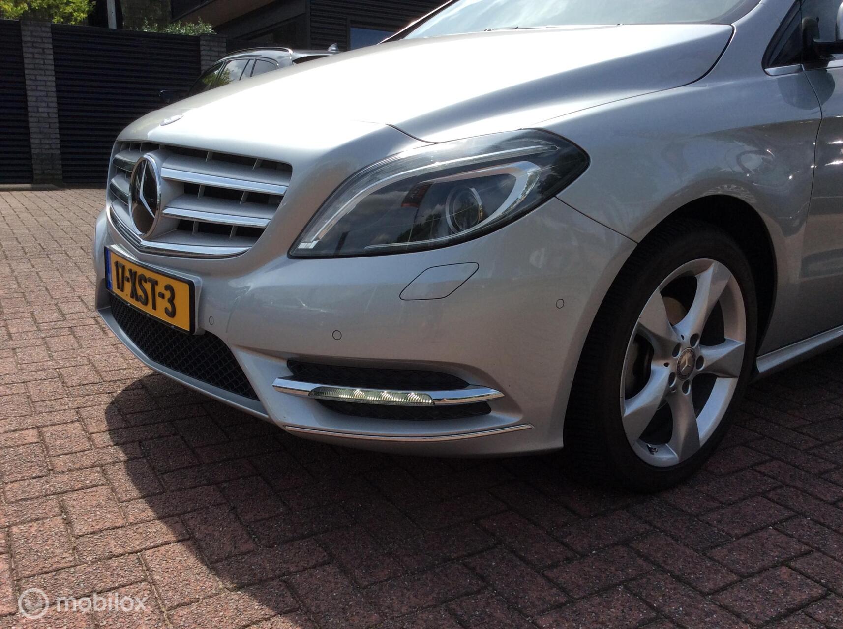 Foto van Mercedes-Benz B 180