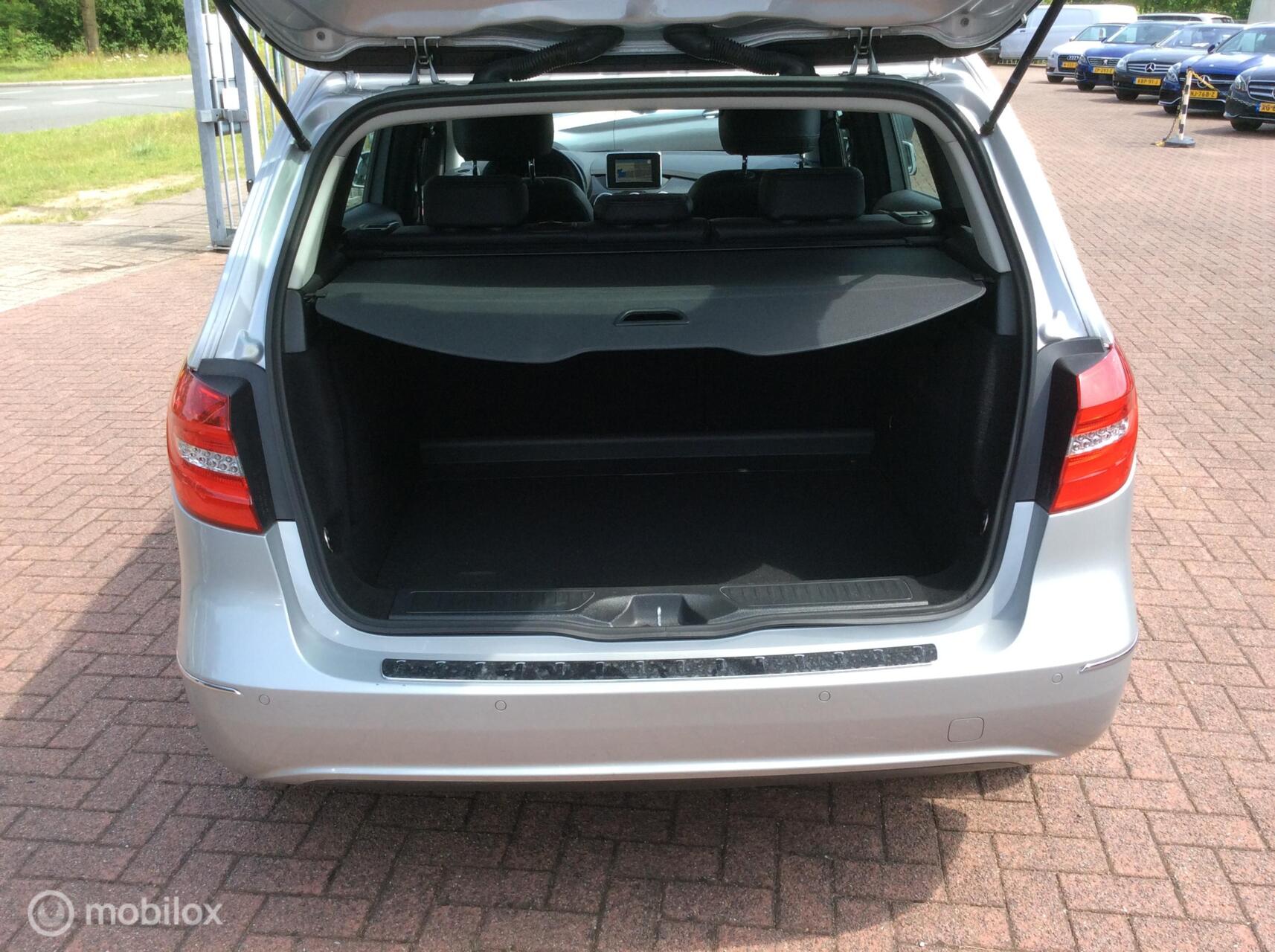 Foto van Mercedes-Benz B 180