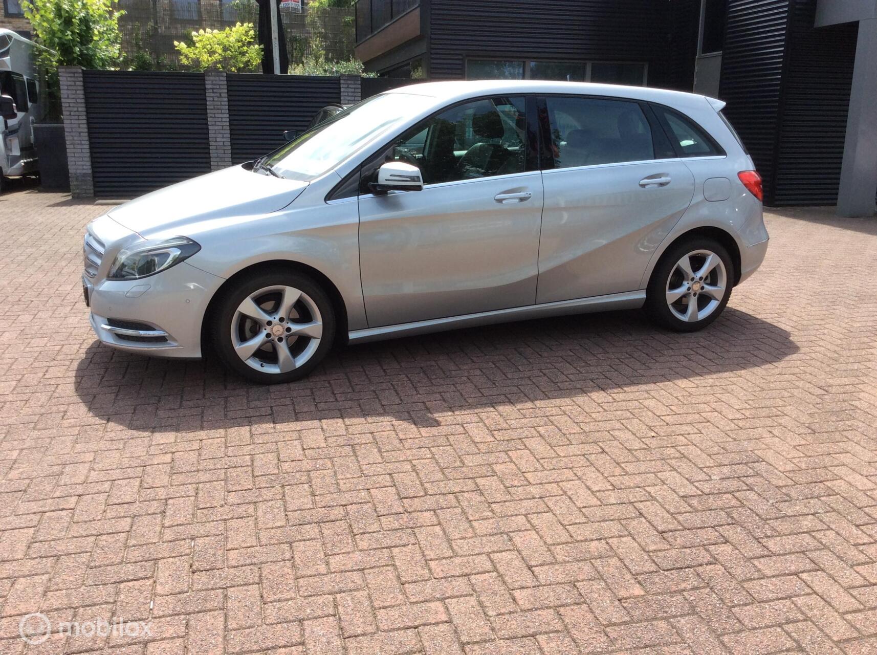 Foto van Mercedes-Benz B 180