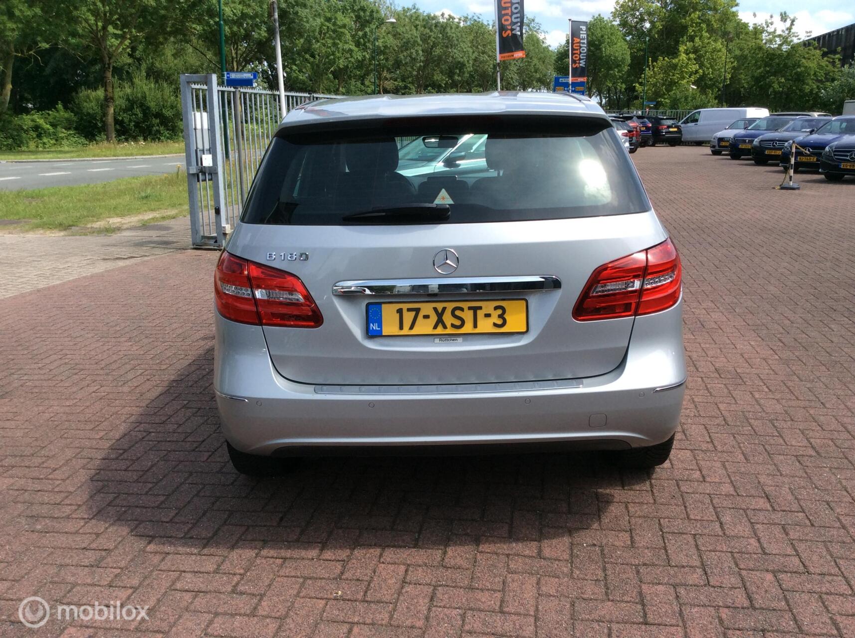 Foto van Mercedes-Benz B 180