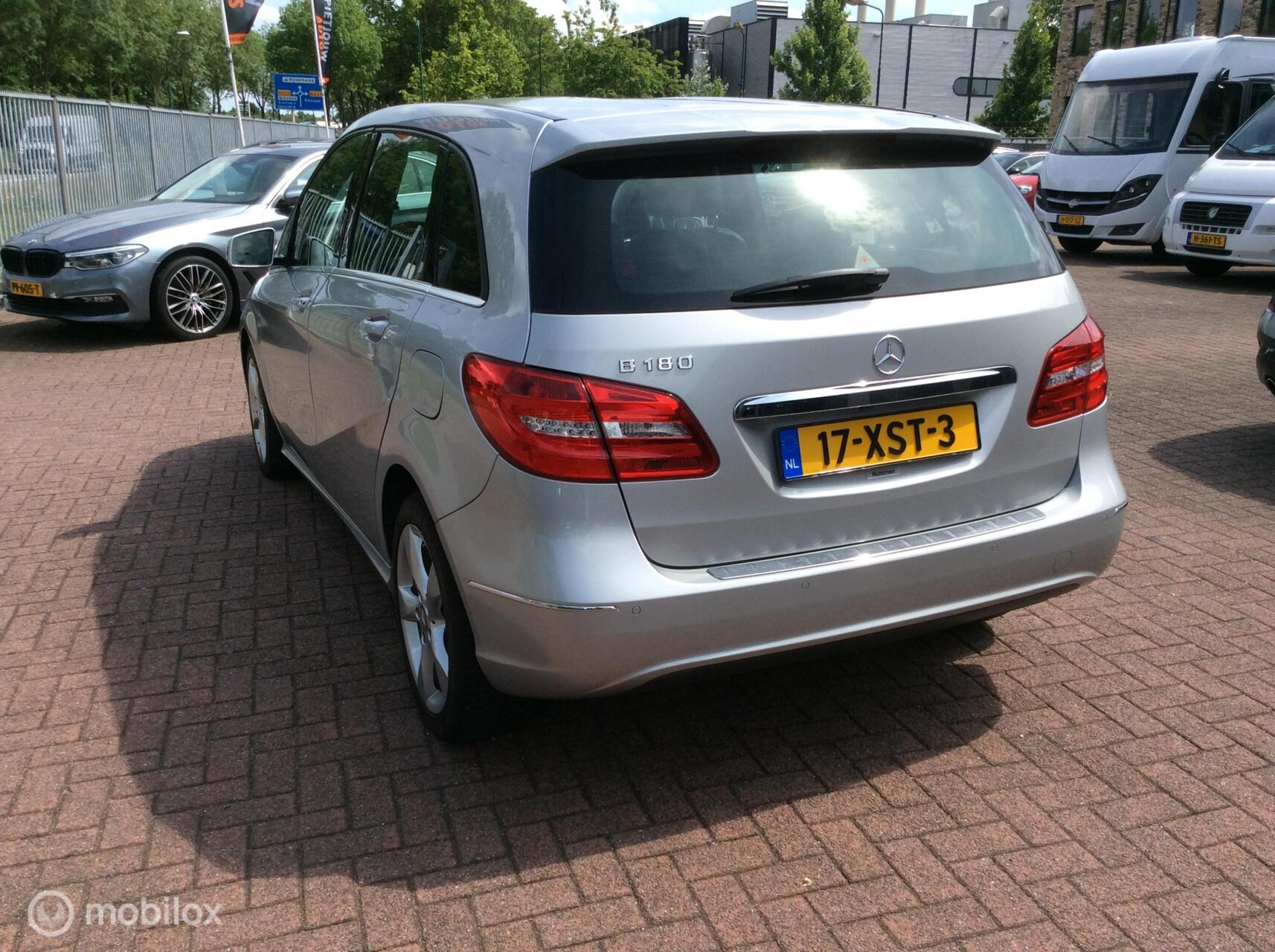 Foto van Mercedes-Benz B 180
