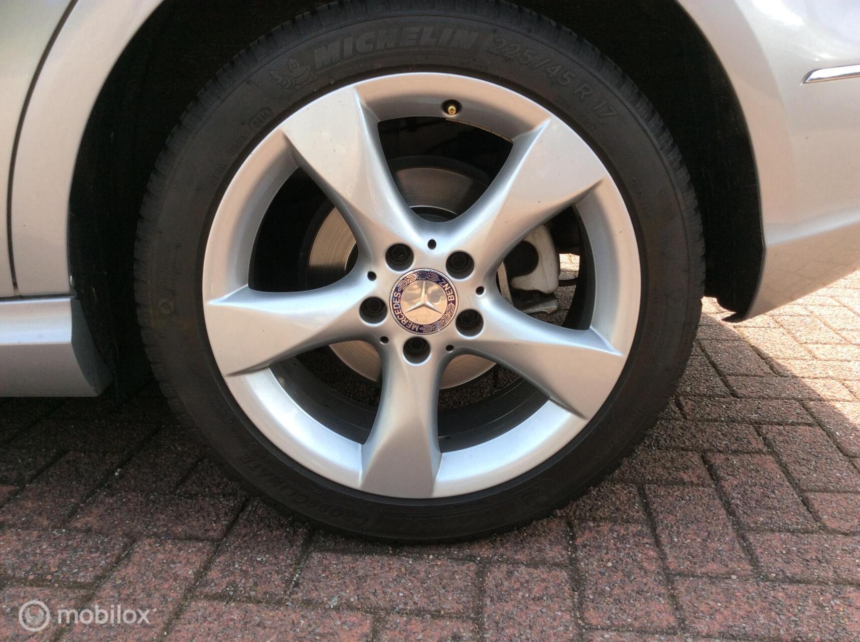 Foto van Mercedes-Benz B 180