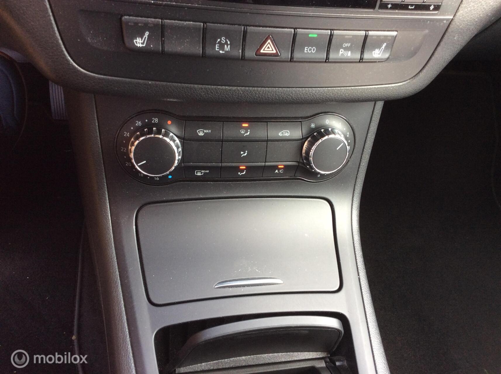 Foto van Mercedes-Benz B 180
