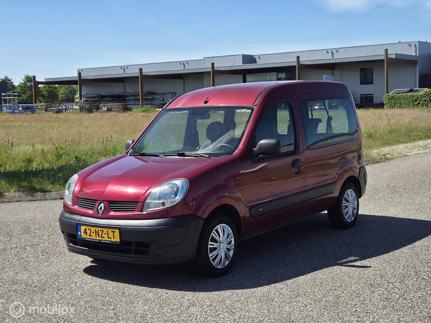 Renault Kangoo 1.2 benzine Trekhaak / Apk / NAP 2004 - voorkant