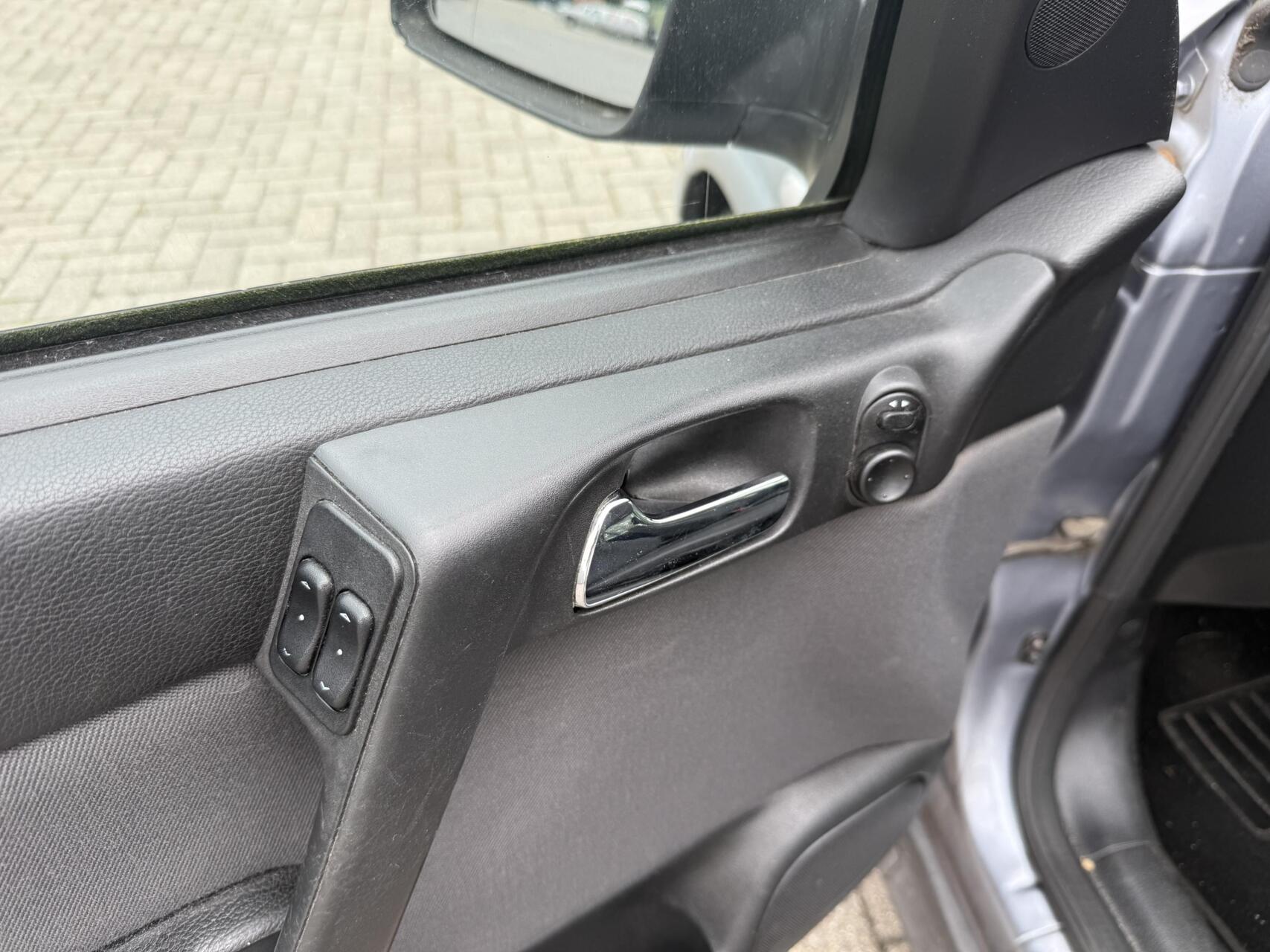 Foto van Opel Astra-g-caravan