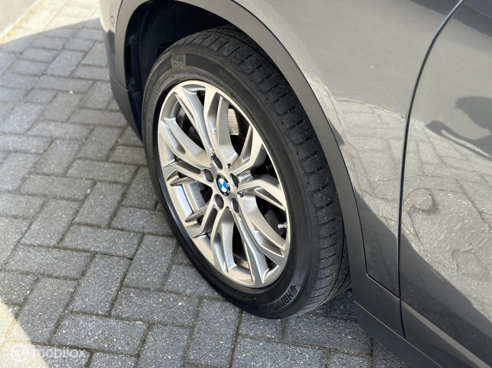 Foto van BMW X2 Sdrive20i