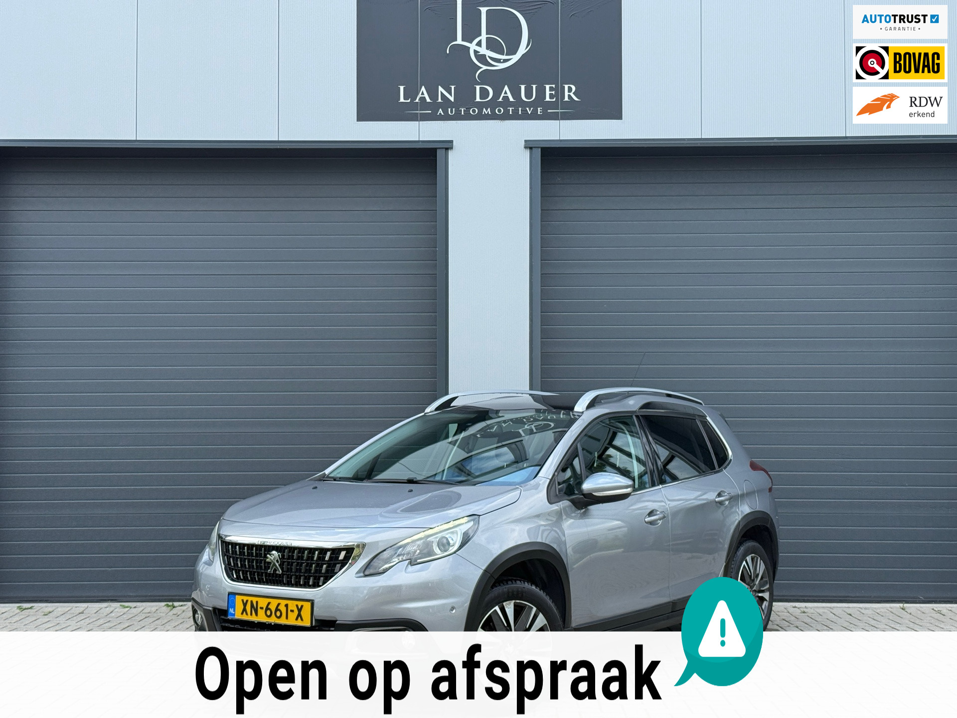 Peugeot 2008 1.2 PureTech Allure / PANORAMADAK / CARPLAY PDC 2016 - voorkant