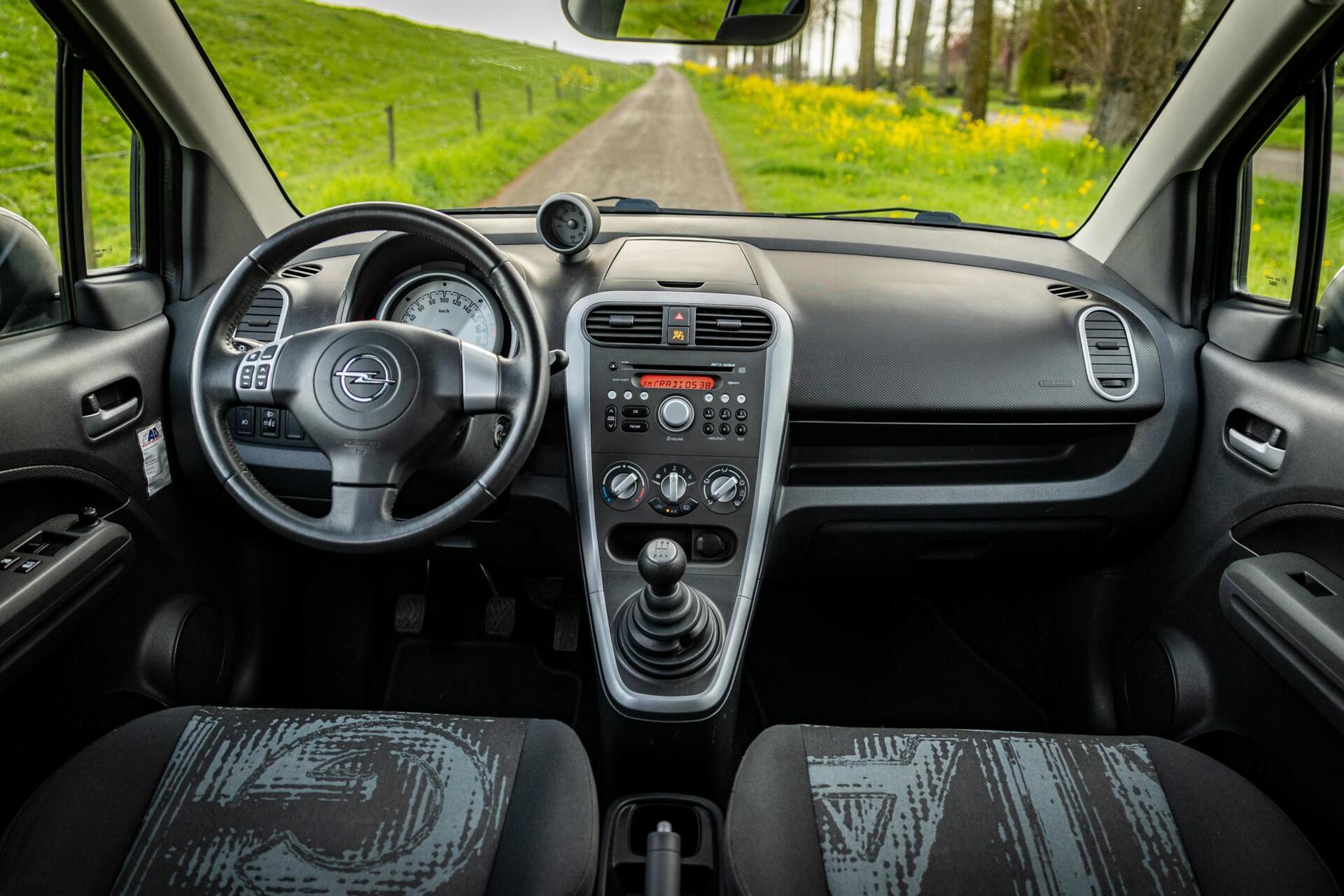 Foto van Opel Agila
